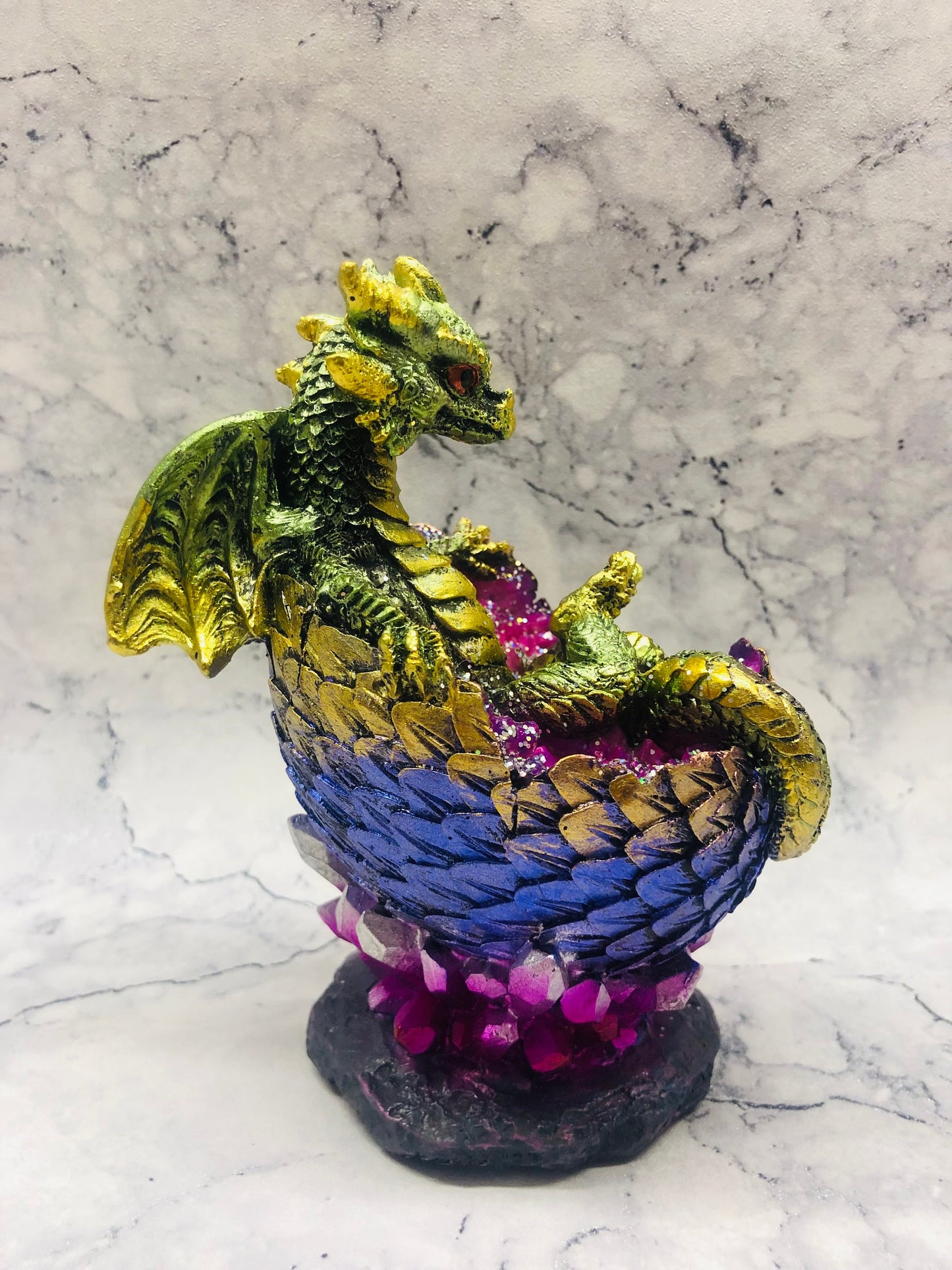 Bébé dragon vert - Œuvre d'art fantastique exquise, idéale pour les passionnés de dragons et les collectionneurs