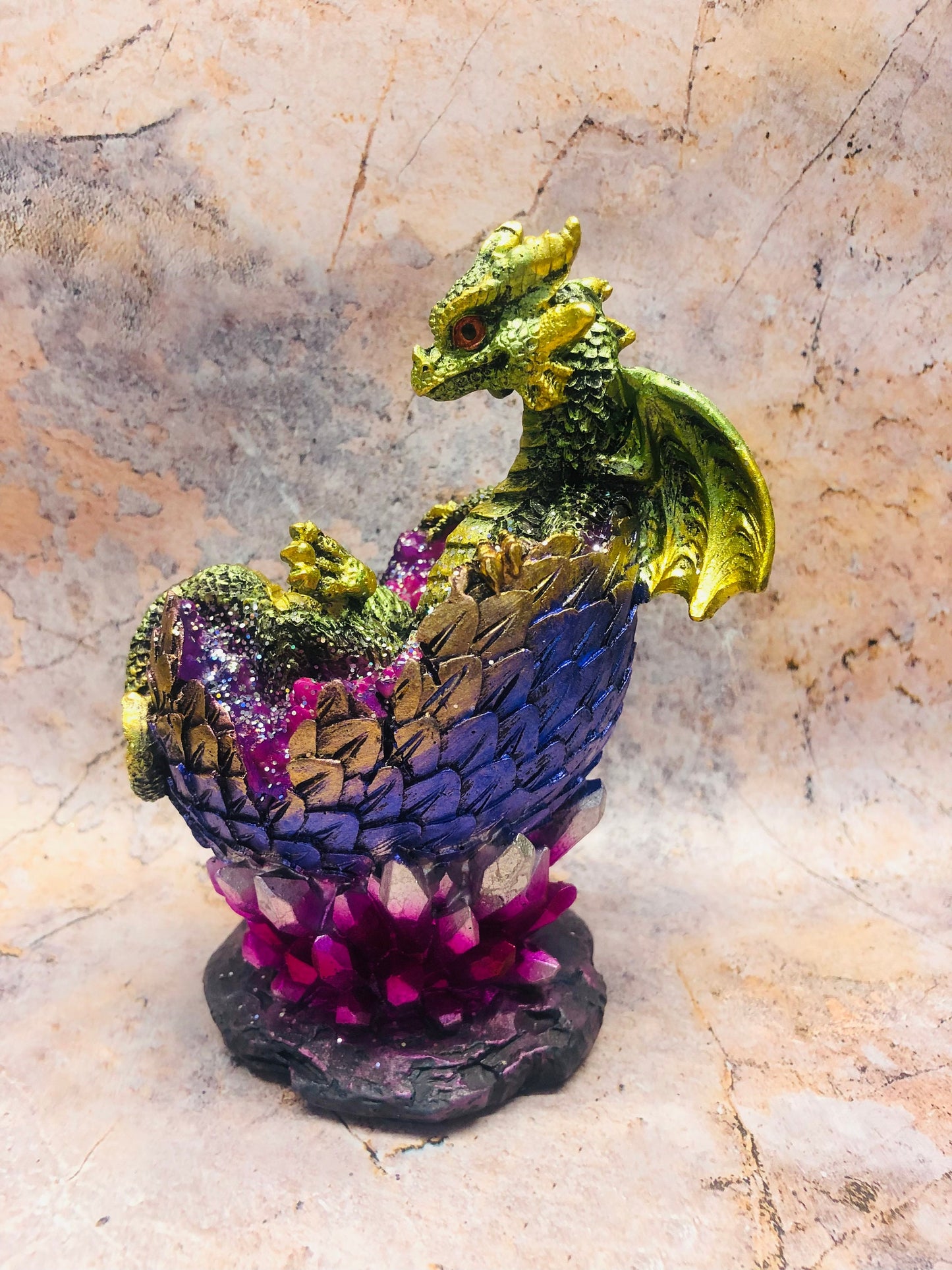 Bébé dragon vert - Œuvre d'art fantastique exquise, idéale pour les passionnés de dragons et les collectionneurs