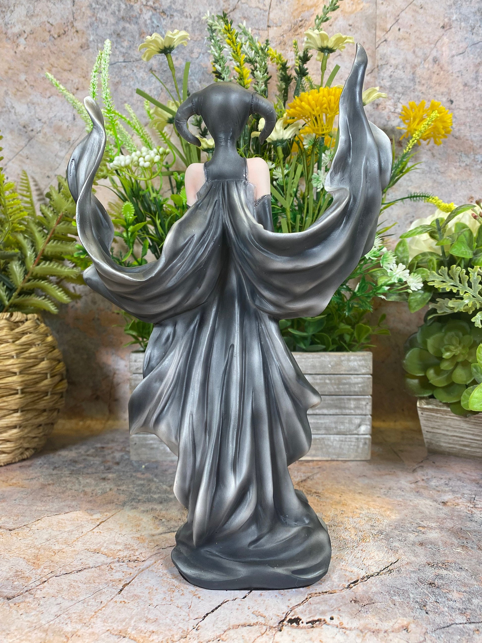 Majestic Dark Queen Figurine | Enigmatic Resin Statue | Mystical Sorceress Decor | Gothic Fantasy Art | Enchanting Mysterious Home Accent-Osiris Craftworks