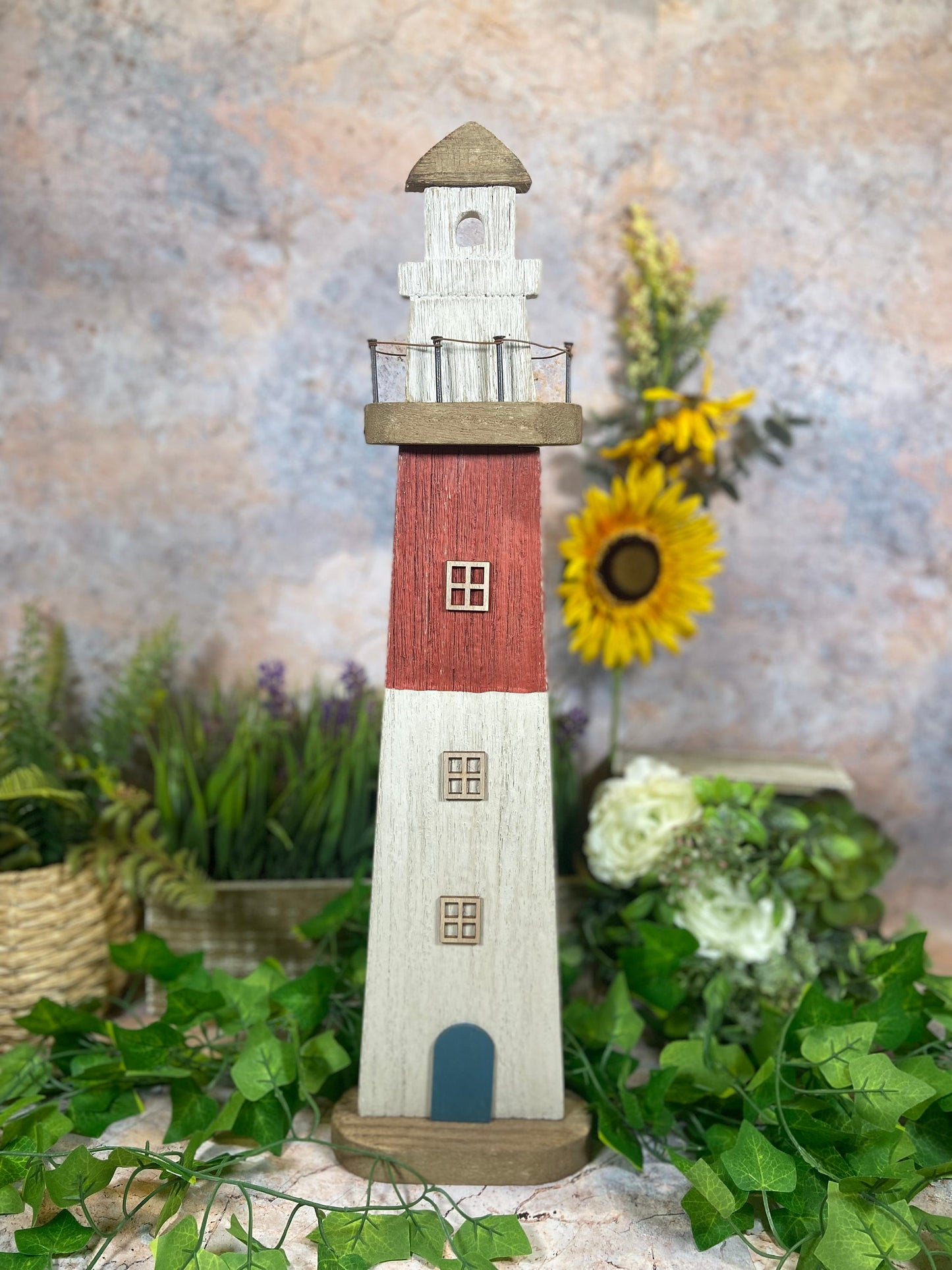 Charme vintage Élégance côtière Bois récupéré Phare rustique en bois