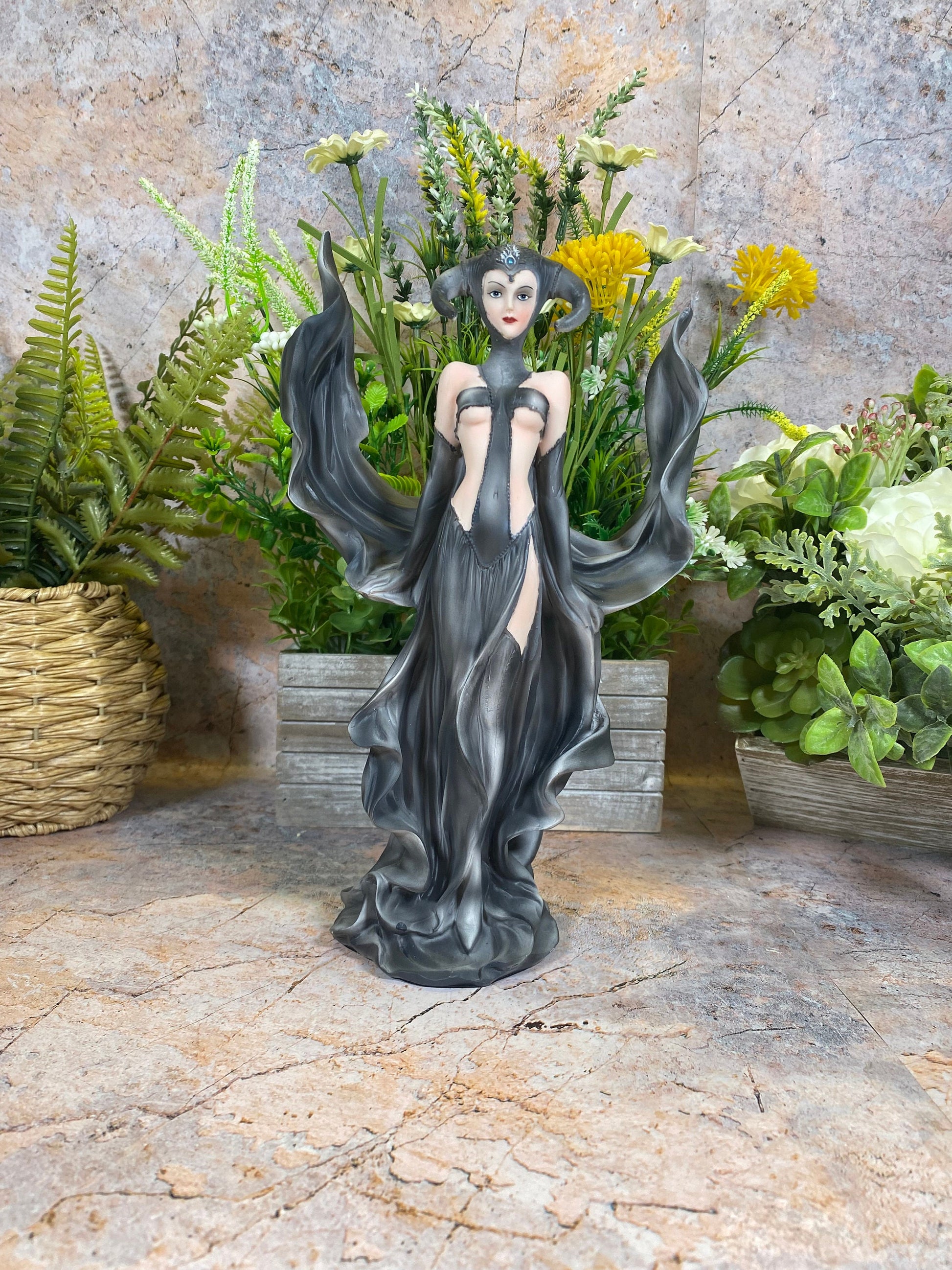 Majestic Dark Queen Figurine | Enigmatic Resin Statue | Mystical Sorceress Decor | Gothic Fantasy Art | Enchanting Mysterious Home Accent-Osiris Craftworks