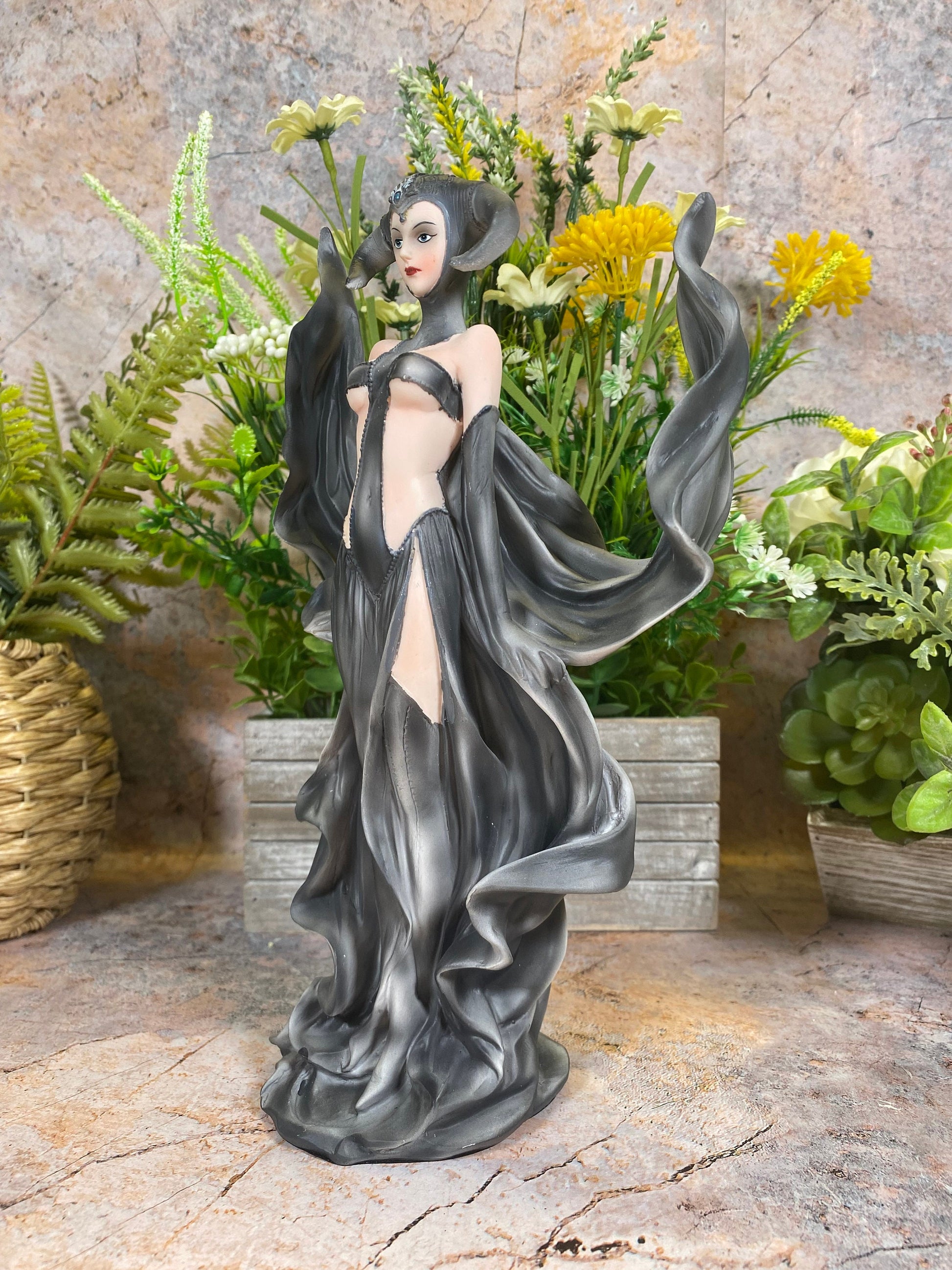 Majestic Dark Queen Figurine | Enigmatic Resin Statue | Mystical Sorceress Decor | Gothic Fantasy Art | Enchanting Mysterious Home Accent-Osiris Craftworks