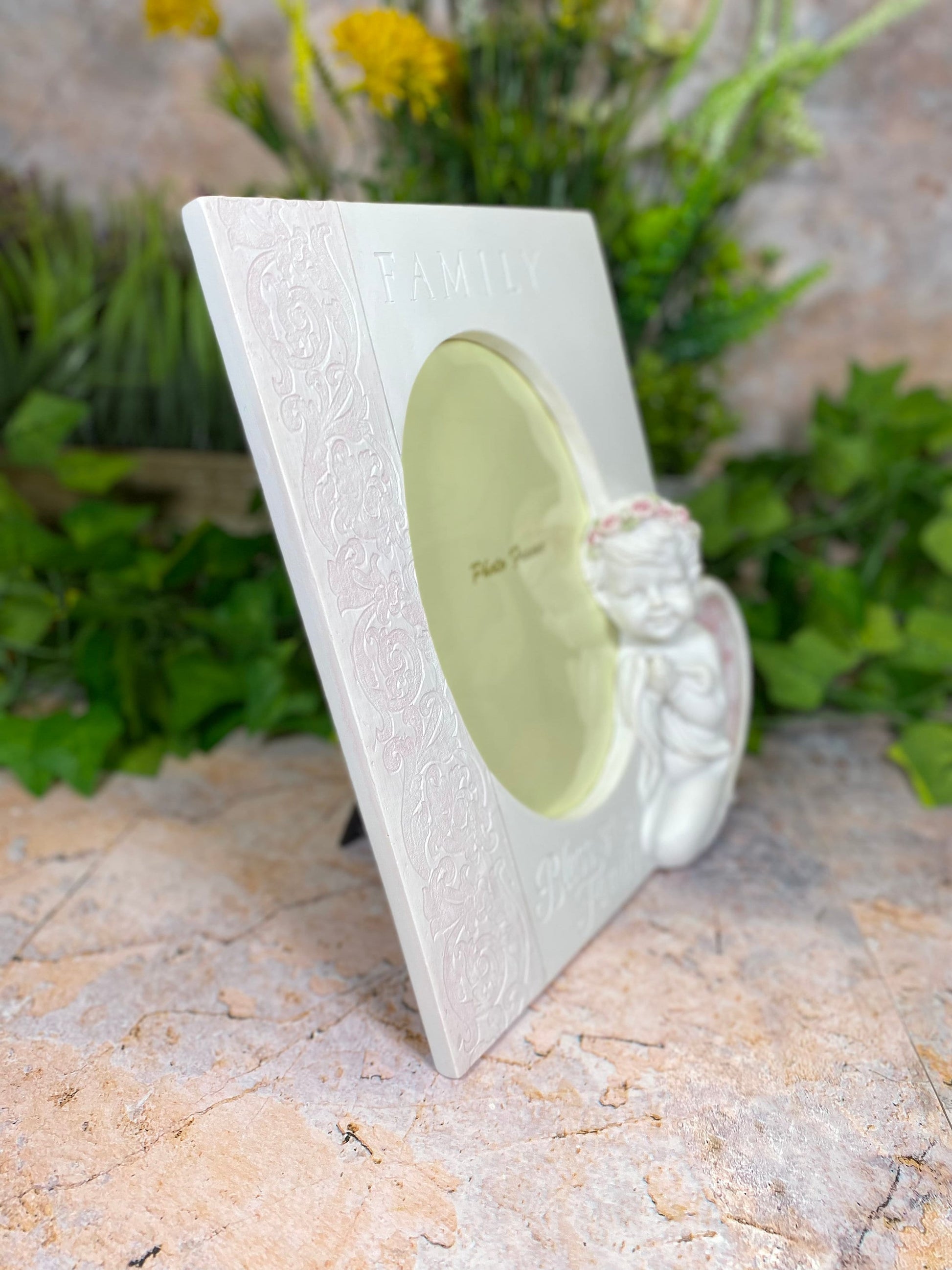 Cherub Decor Resin Guardian Angel Photo Frame - Capture Precious Memories with this Enchanting Ornament-Osiris Craftworks