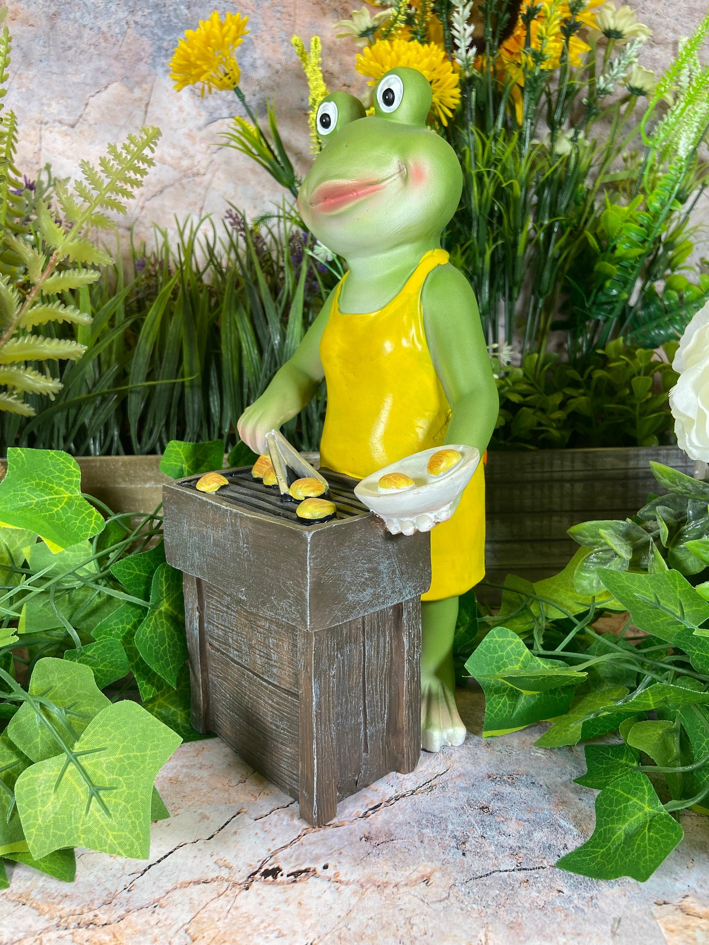 Hilarious Resin Frog Barbeque Chef Garden Ornament - Bring Fun to Your Outdoor Space!-Osiris Craftworks