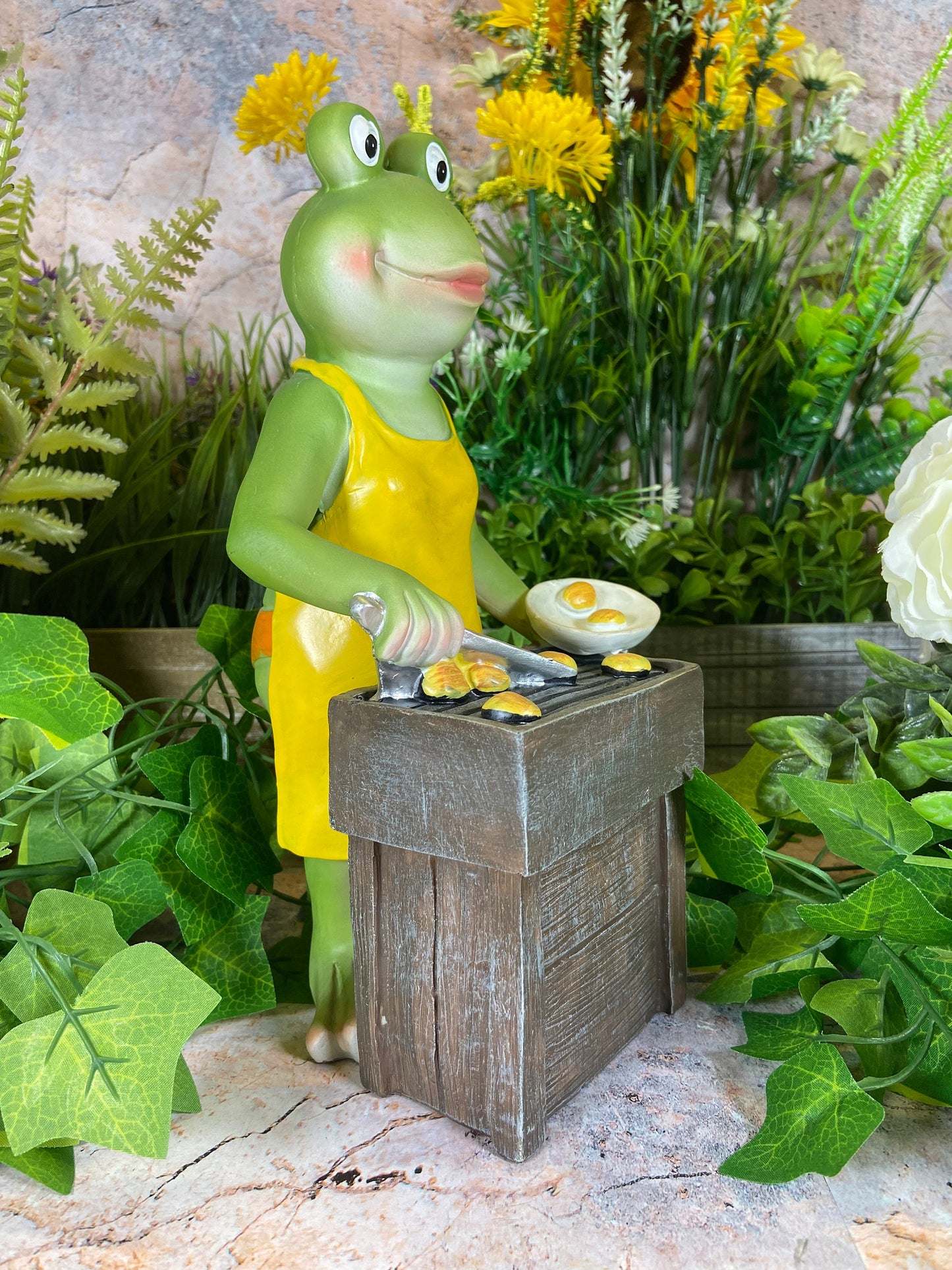 Hilarious Resin Frog Barbeque Chef Garden Ornament - Bring Fun to Your Outdoor Space!-Osiris Craftworks