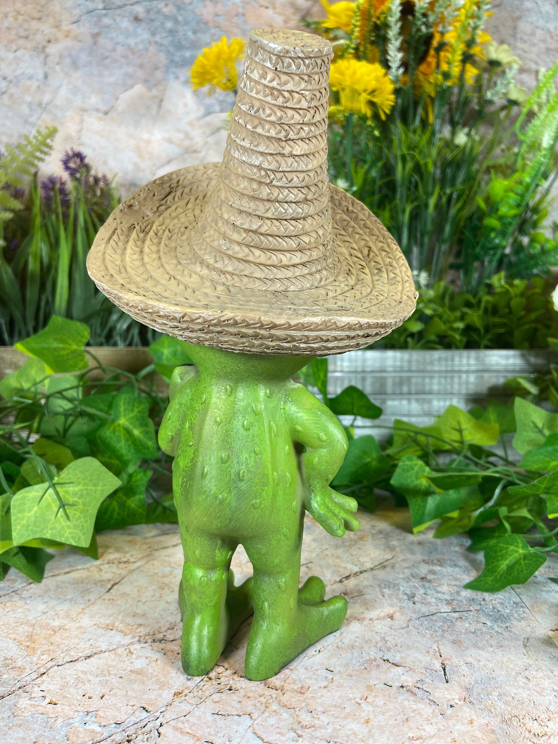 Hilarious Resin Frog with Sombrero: Quirky 21.5 cm Garden Ornament for Fun-Loving Spaces-Osiris Craftworks