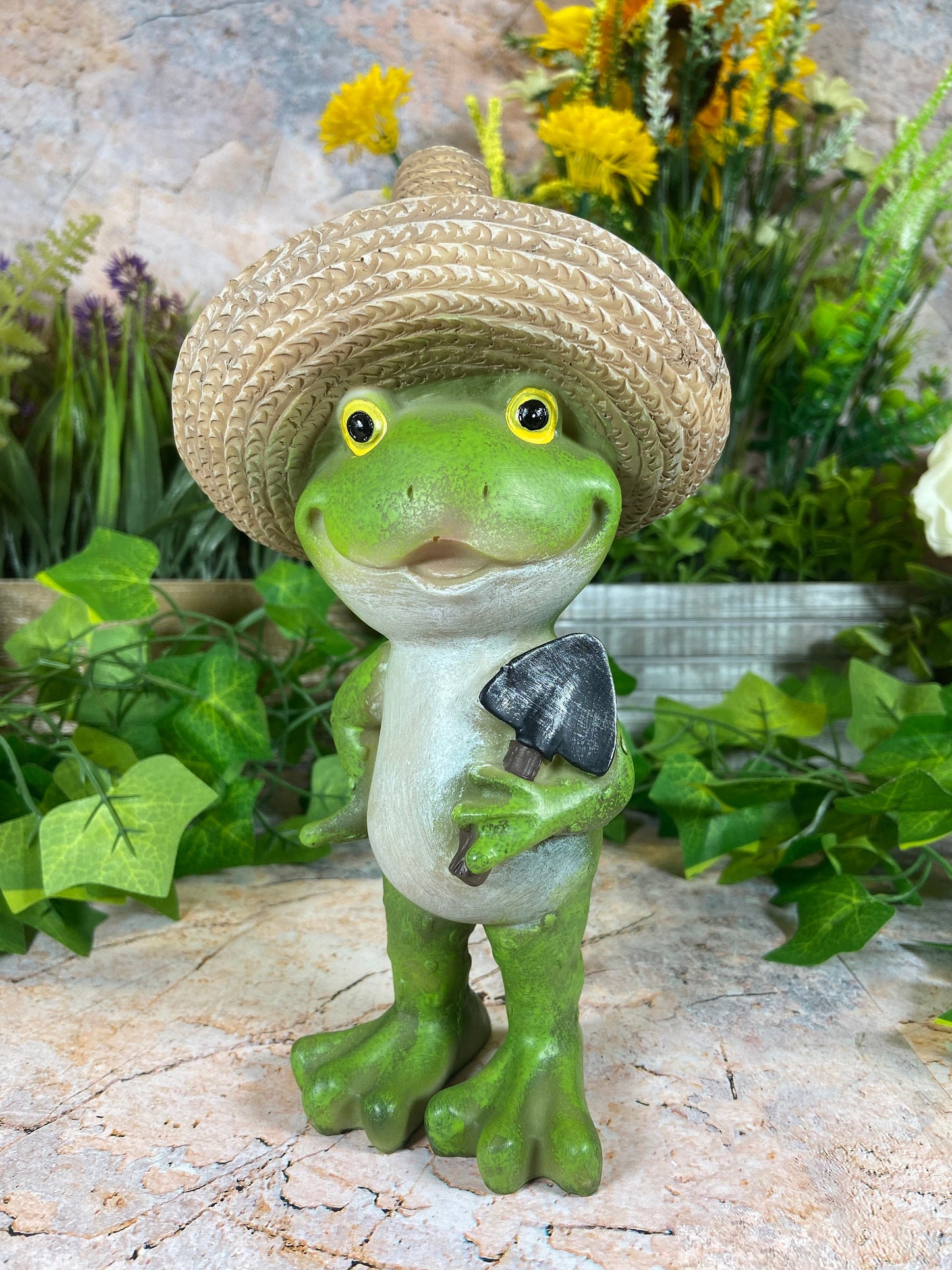 Hilarious Resin Frog with Sombrero: Quirky 21.5 cm Garden Ornament for Fun-Loving Spaces-Osiris Craftworks