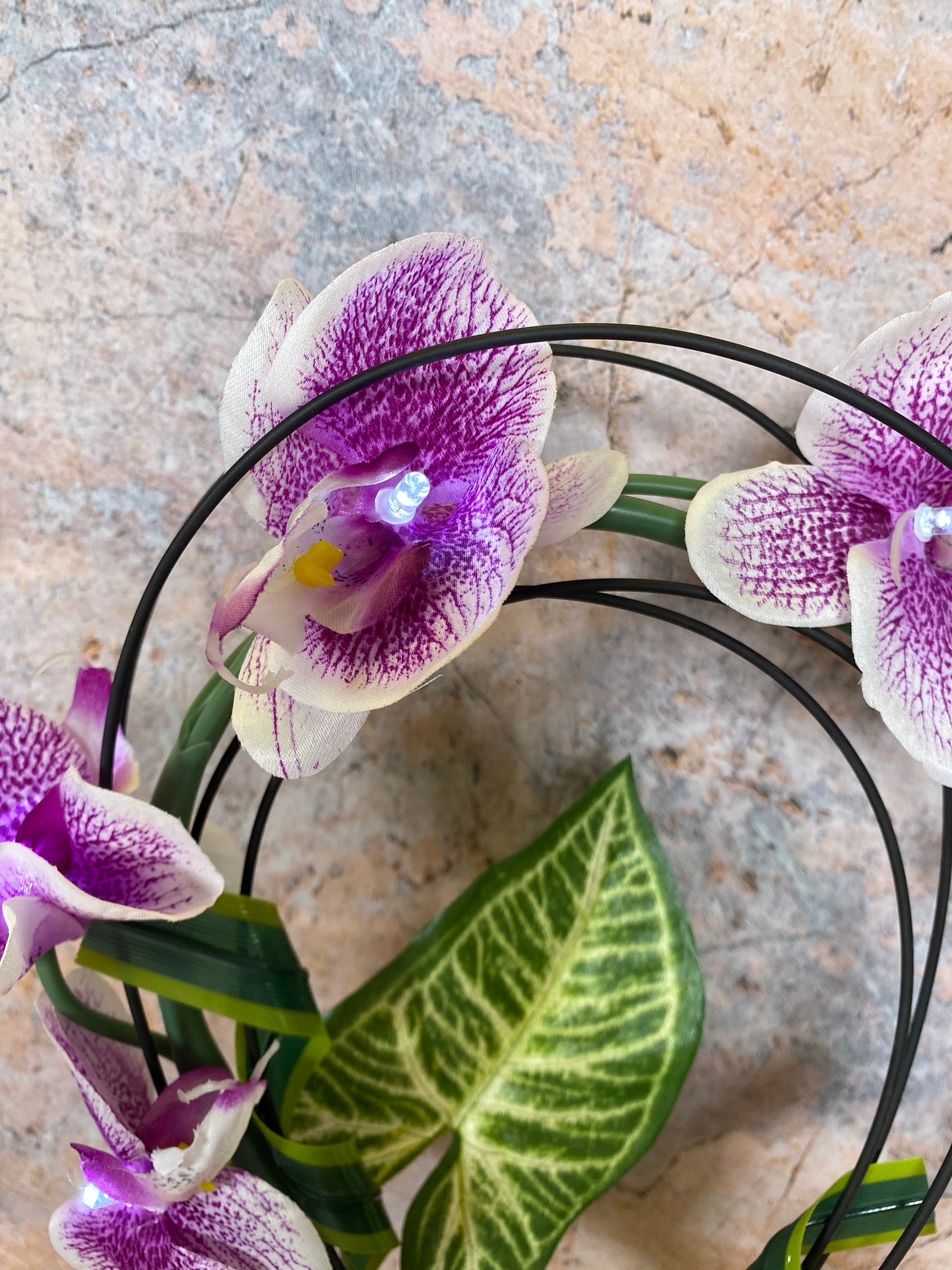 Orchidées artificielles illuminées élégantes - Affichage d'orchidées LED de 33 cm de haut Décoration d'intérieur Cadeau exquis