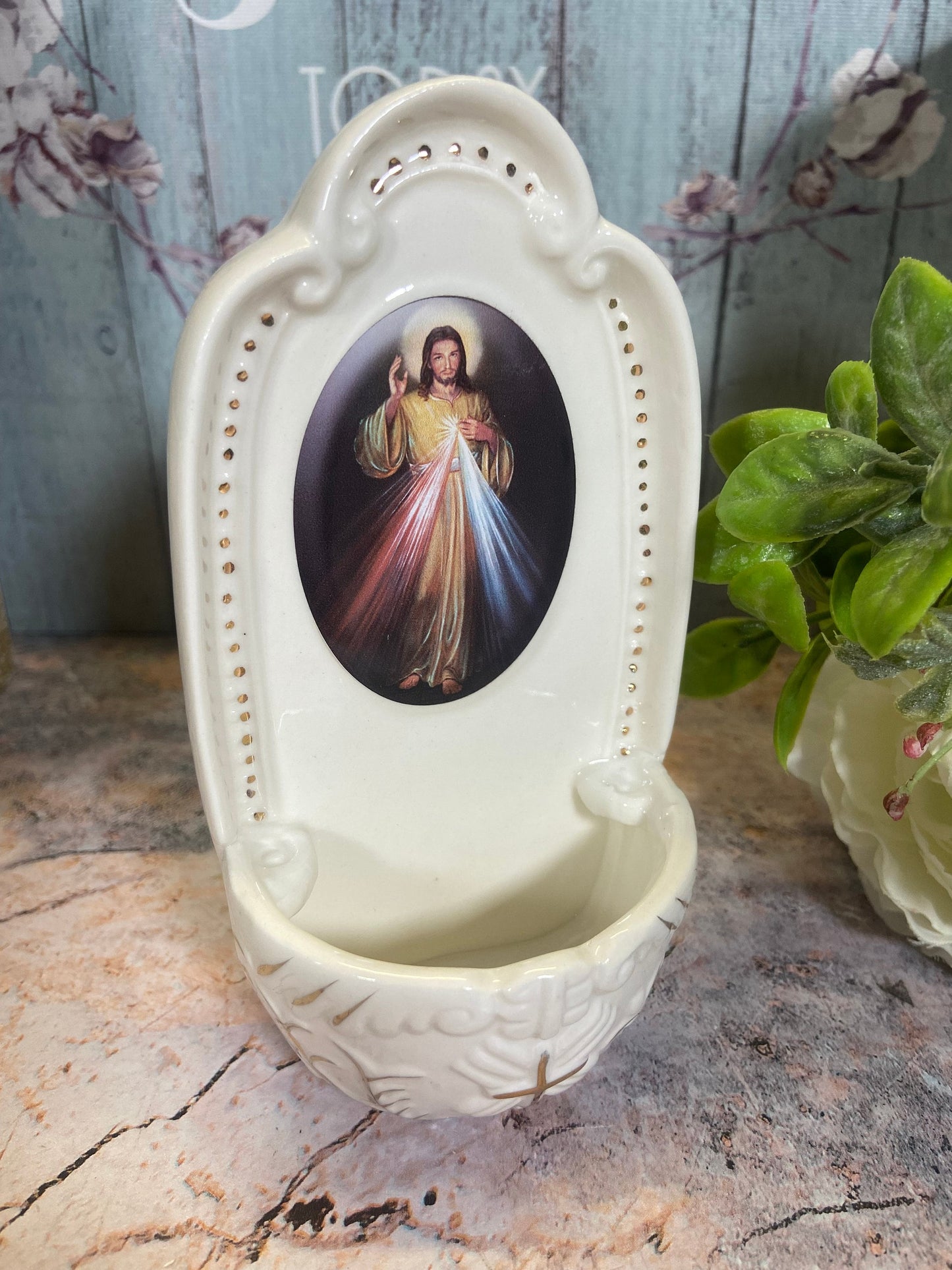 Divine Mercy Jesus Porcelain Water Font - Sacred Home Decor, Blessing Holder, 13.5 cm-Osiris Craftworks