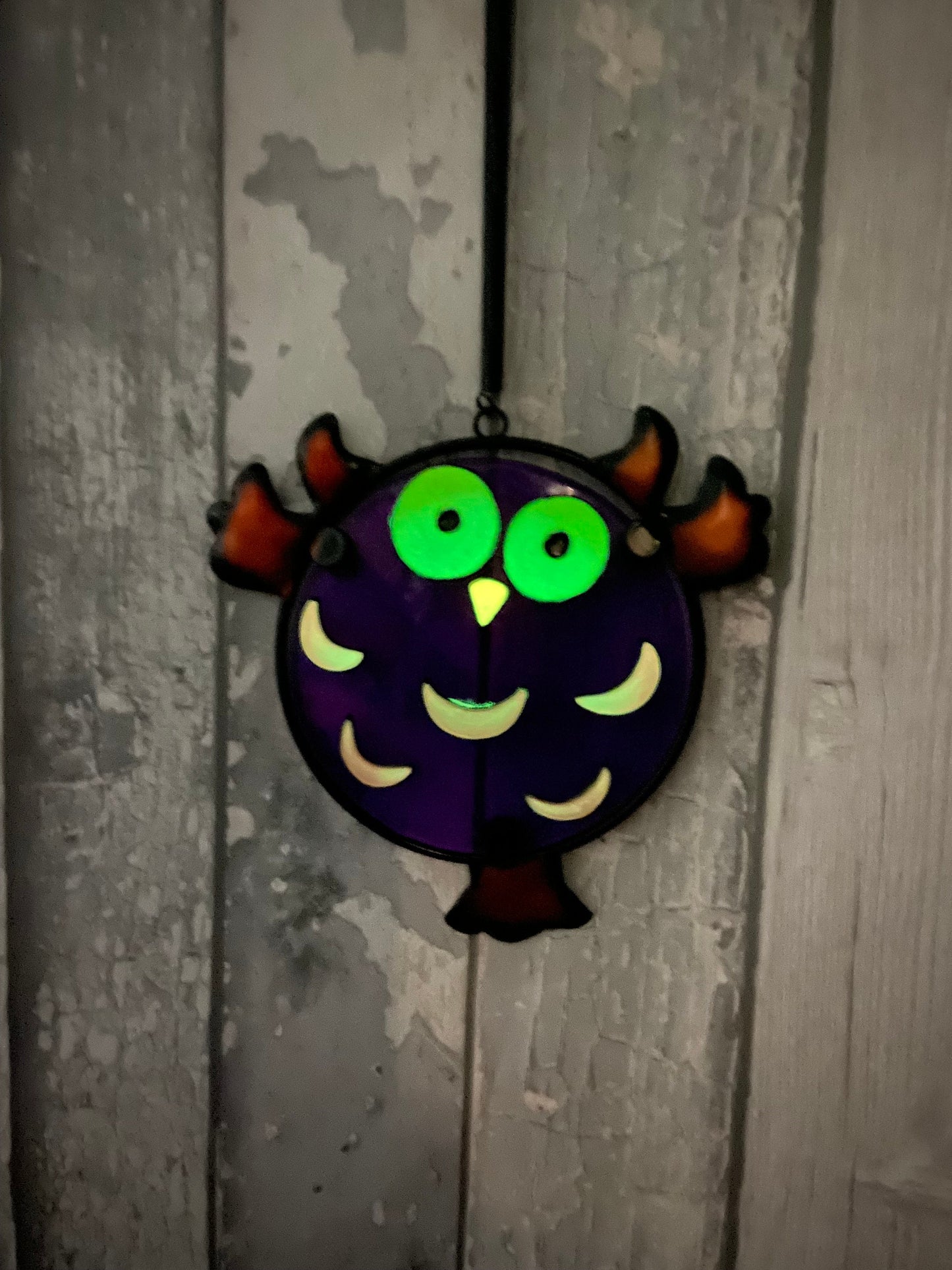 Hibou phosphorescent | Décoration d'Halloween effrayante | Métal et verre faits à la main | Décoration nocturne enchanteresse | 34 cm x 13,5 cm