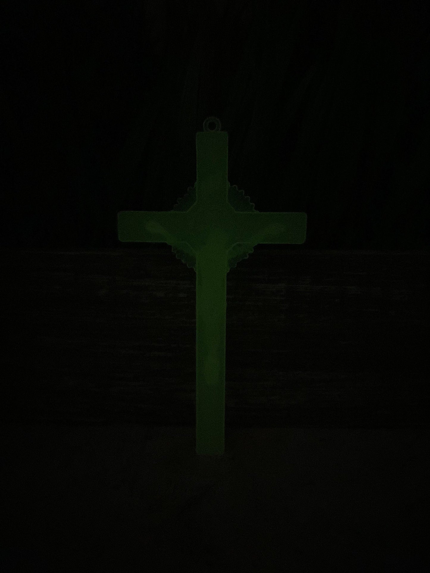 Pair of Glow-in-the-Dark Crosses | Spiritual Plastic Decor | 14 x 8cm | Enigmatic Nighttime Illumination | Unique Home & Garden Decor-Osiris Craftworks