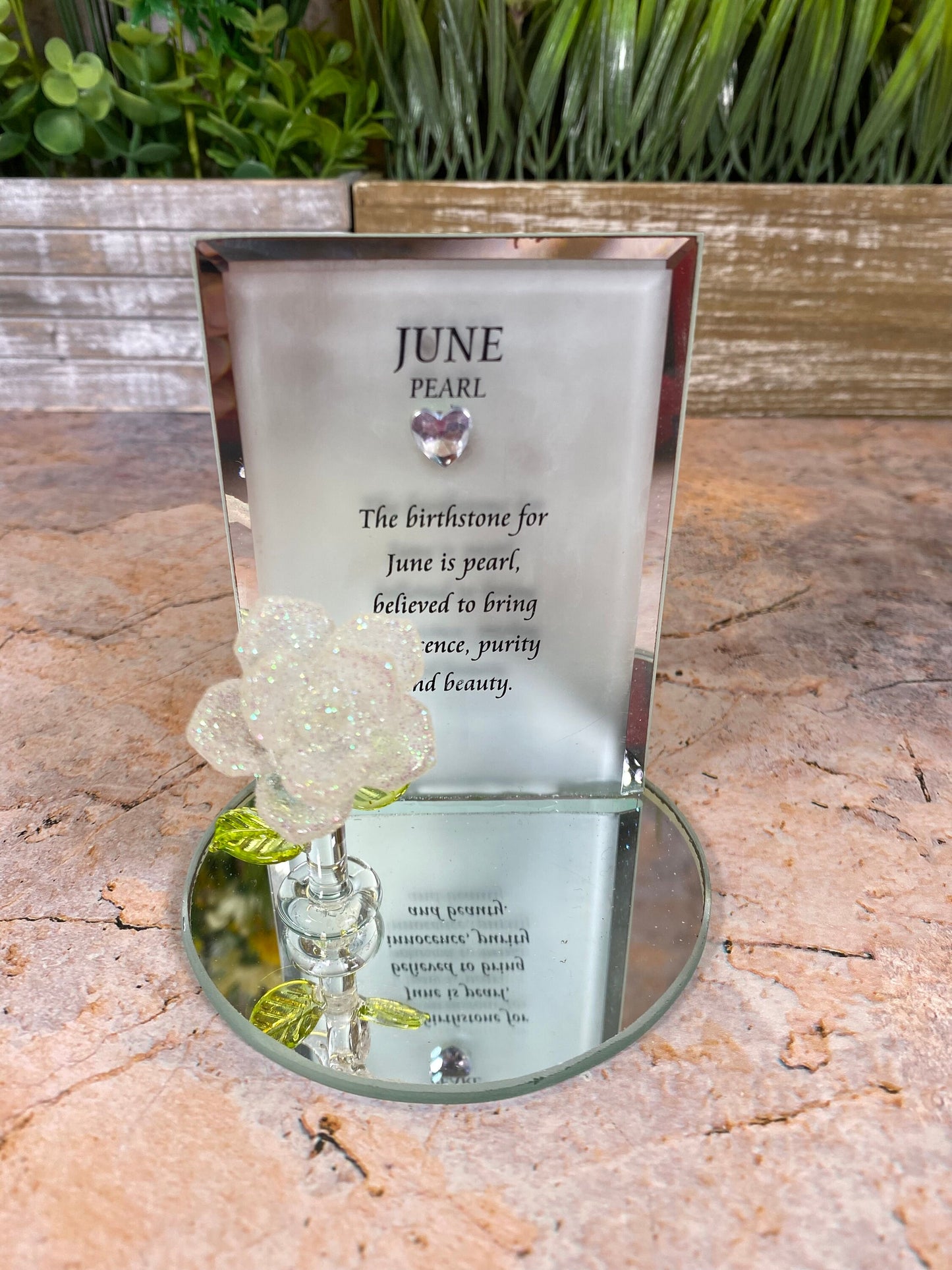 June Birthstone Glass Display - Pearl Symbolism - Elegant Desk Decor - 10 x 7.5cm - Perfect Gift for June Birthdays