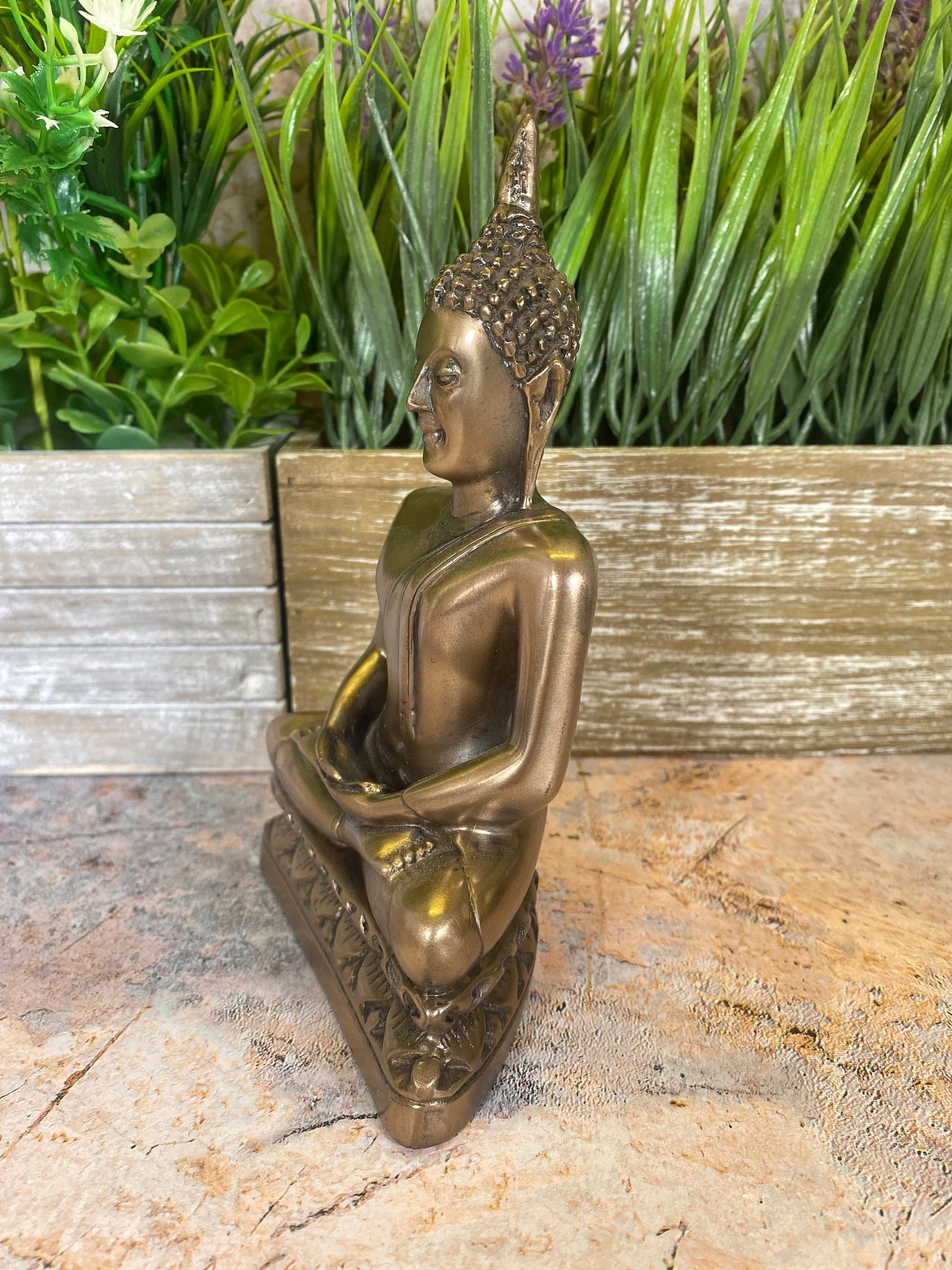 Statue de Bouddha doré - Art en résine - 16x9,5 cm - Décoration de méditation zen - Centre de table d'illumination spirituelle