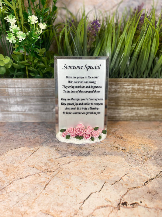 Someone Special' Glass Frame with Resin Roses Base - 13x9cm - Sentimental Quote Display - Perfect Gift for Loved One