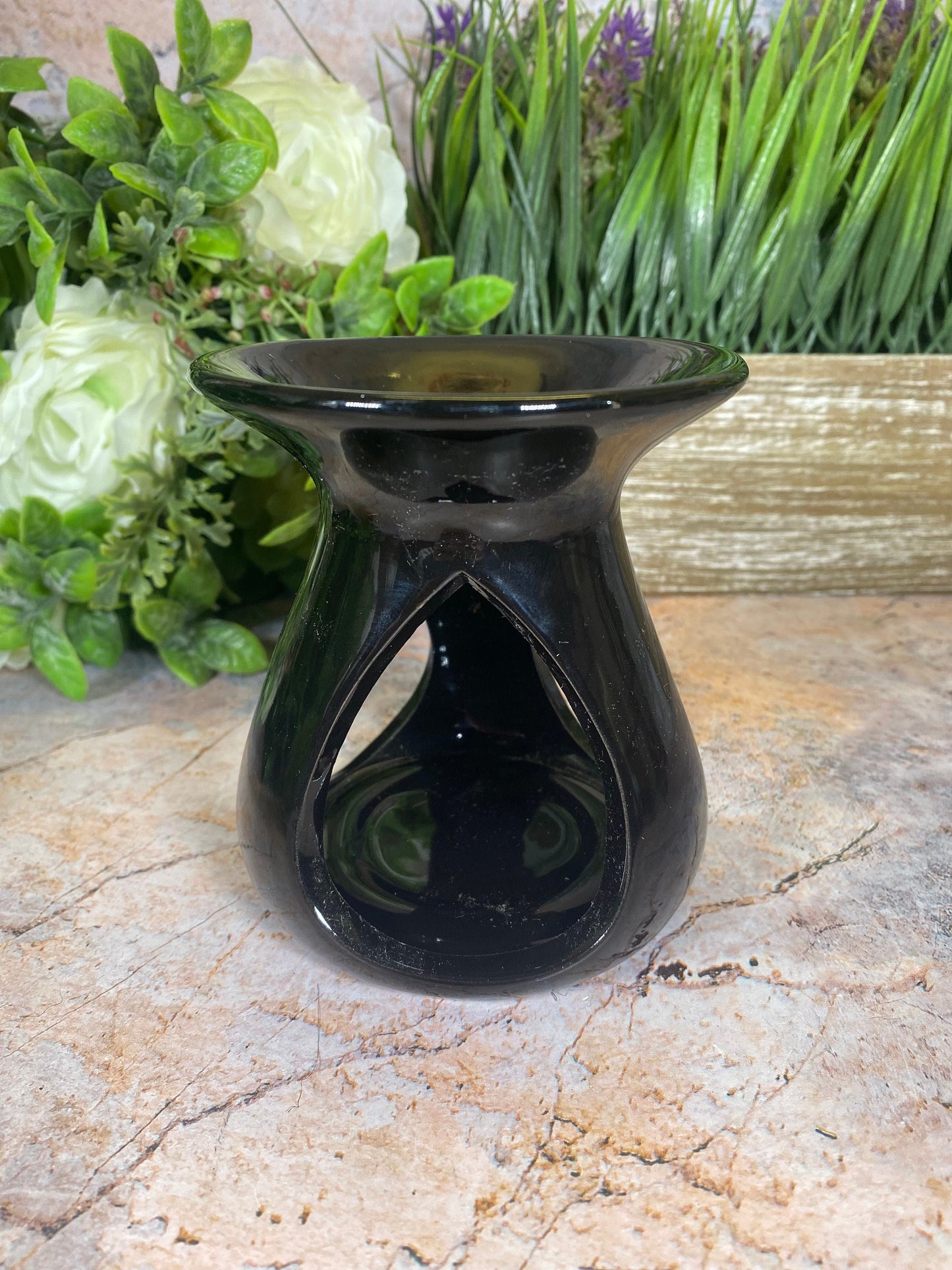 Glossy Teardrop Ceramic Oil Burner 11x9cm | Elegant Home Aromatherapy Diffuser