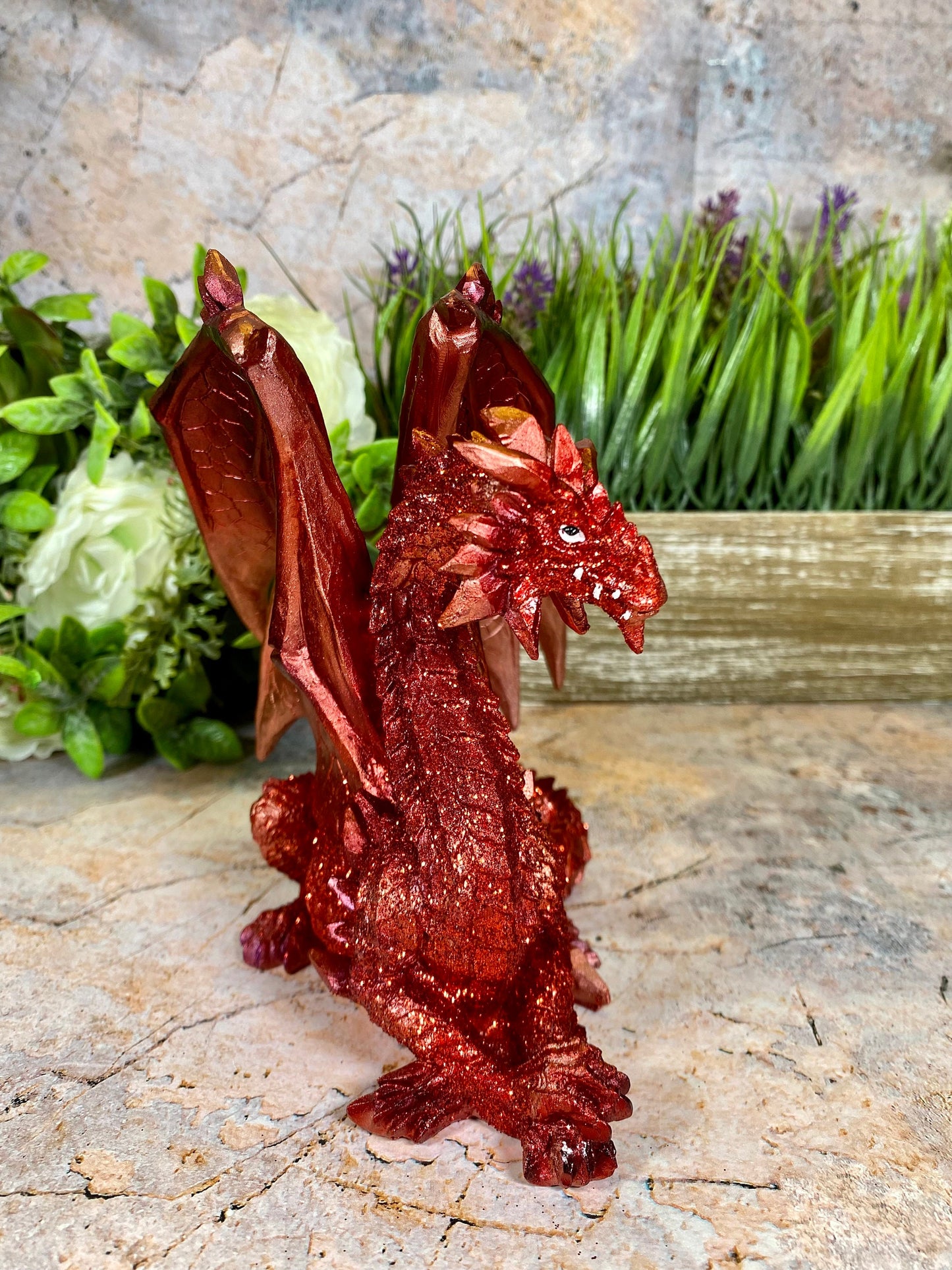 Dragon rouge mystique | Figurine en résine | 19x17cm | Ornement fantastique enchanteur | Décoration d'intérieur mythique