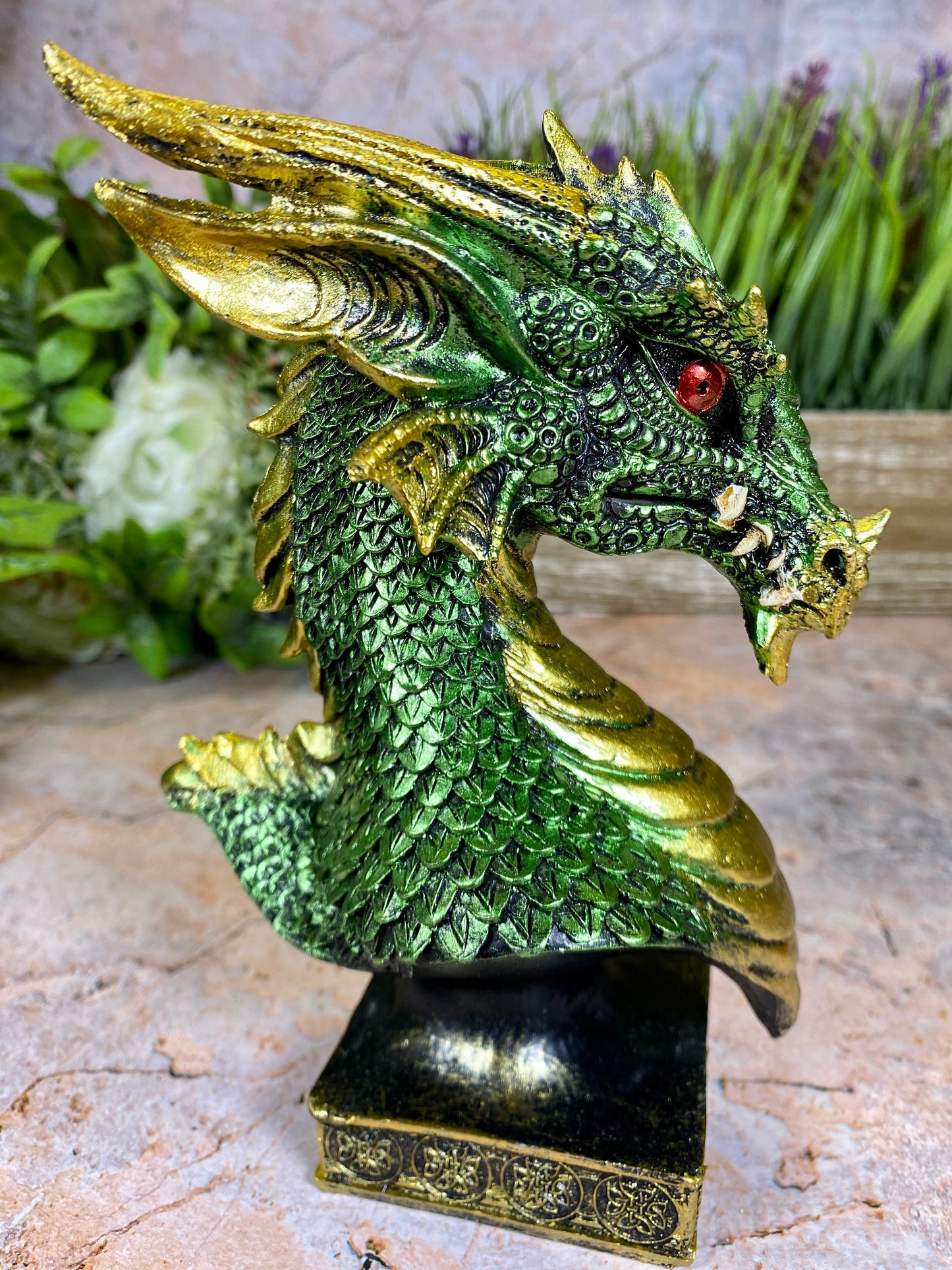 Buste de dragon sur socle | Sculpture majestueuse | Décoration d'intérieur mythique | Œuvre d'art fantastique sur table | 16,5 x 12 cm