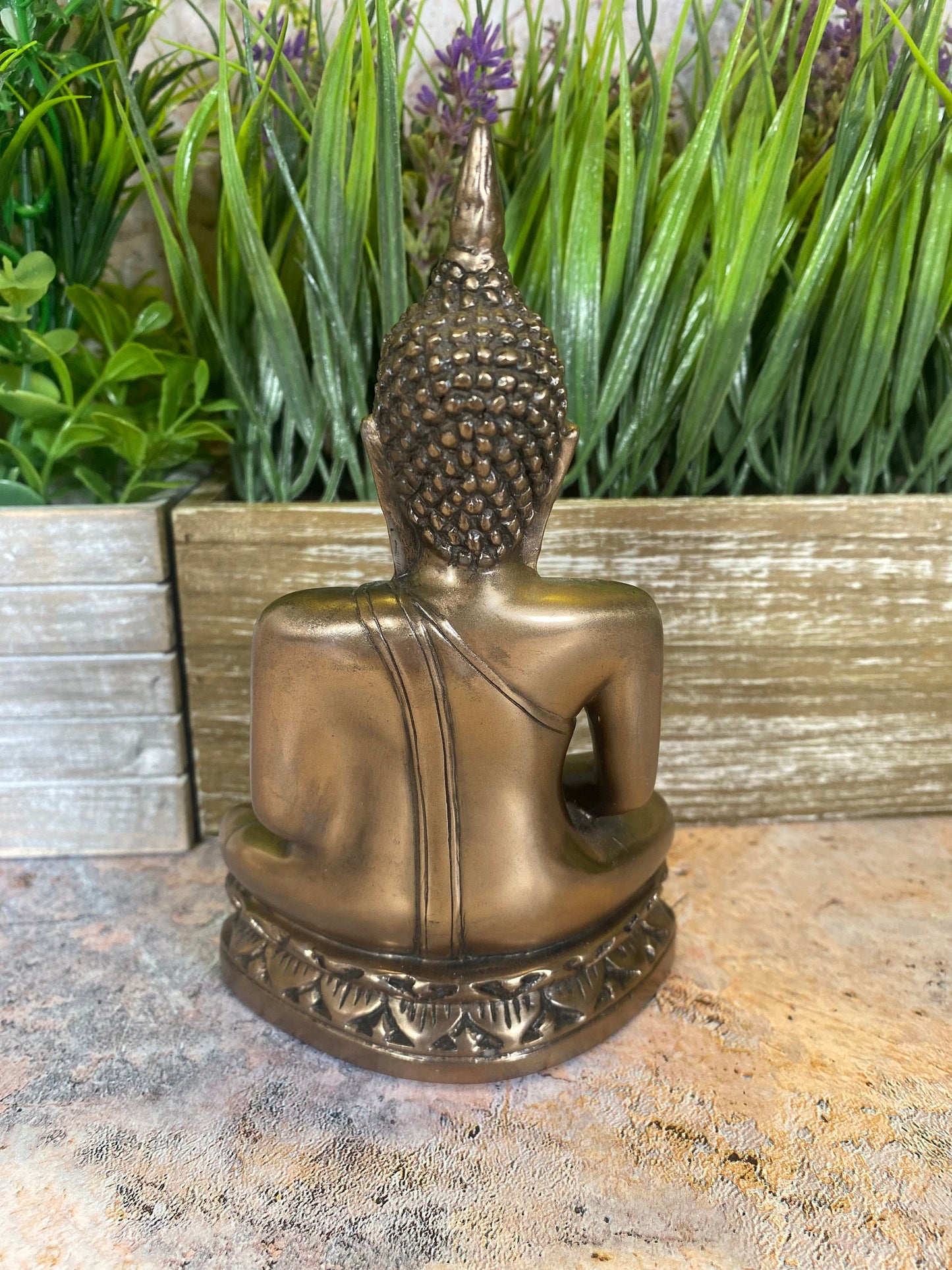 Goldene Buddha-Statue – Kunstharz – 16 x 9,5 cm – Zen-Meditationsdekor – Tafelaufsatz zur spirituellen Erleuchtung