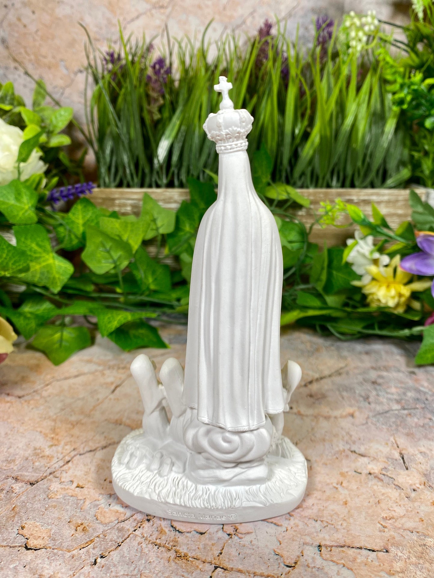 Monochromatic Our Lady of Fatima with Children Statue, Resin Sculpture, Minimalist Religious Decor, Serene Mary Figurine-Osiris Craftworks