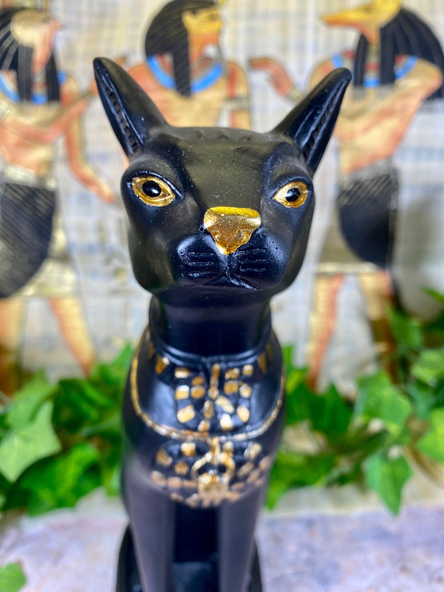 Ägyptische Bastet-Katzenstatue, Göttinnenfigur aus Kunstharz, antike Gottheit, schützendes Amulett für Zuhause, mystisches ägyptisches Dekor, kulturelles Kunstwerk