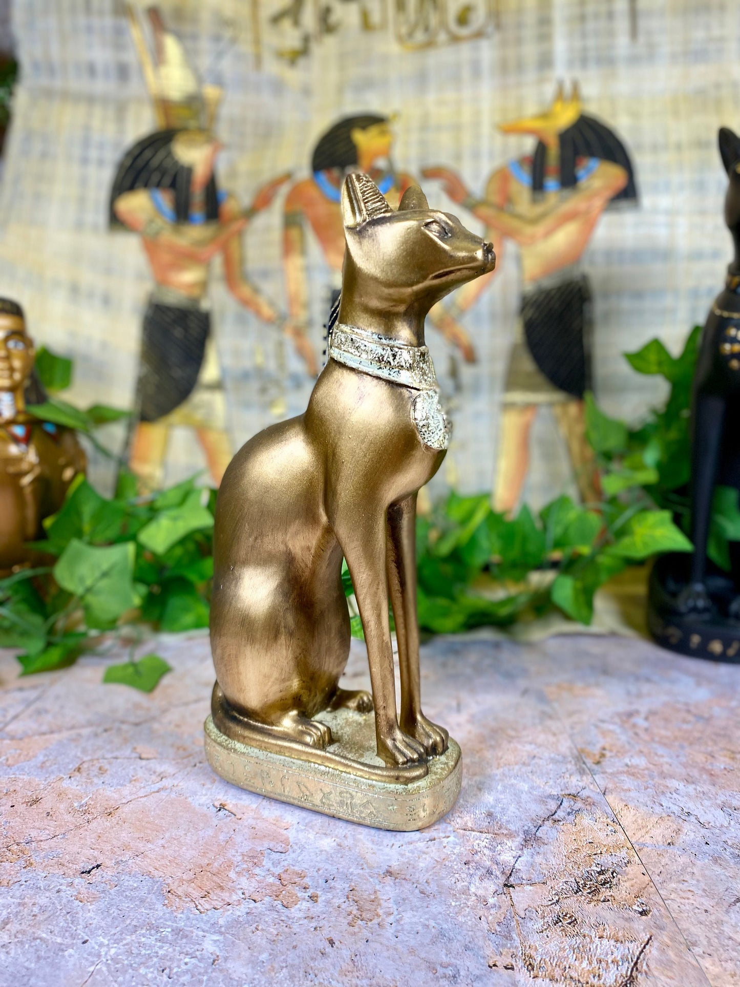 Elegant Egyptian Bastet Cat Statue, Golden Resin Figurine, Bast Goddess of Protection, Luxurious Ancient Egypt Decor, Symbolic Home Ornament