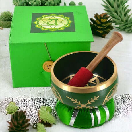 Enchanting Heart Chakra Singing Bowl Set – Handcrafted Meditation Bowl with Cushion & Striker, Green Chakra Healing, Spiritual Decor