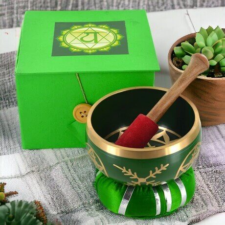 Enchanting Heart Chakra Singing Bowl Set – Handcrafted Meditation Bowl with Cushion & Striker, Green Chakra Healing, Spiritual Decor