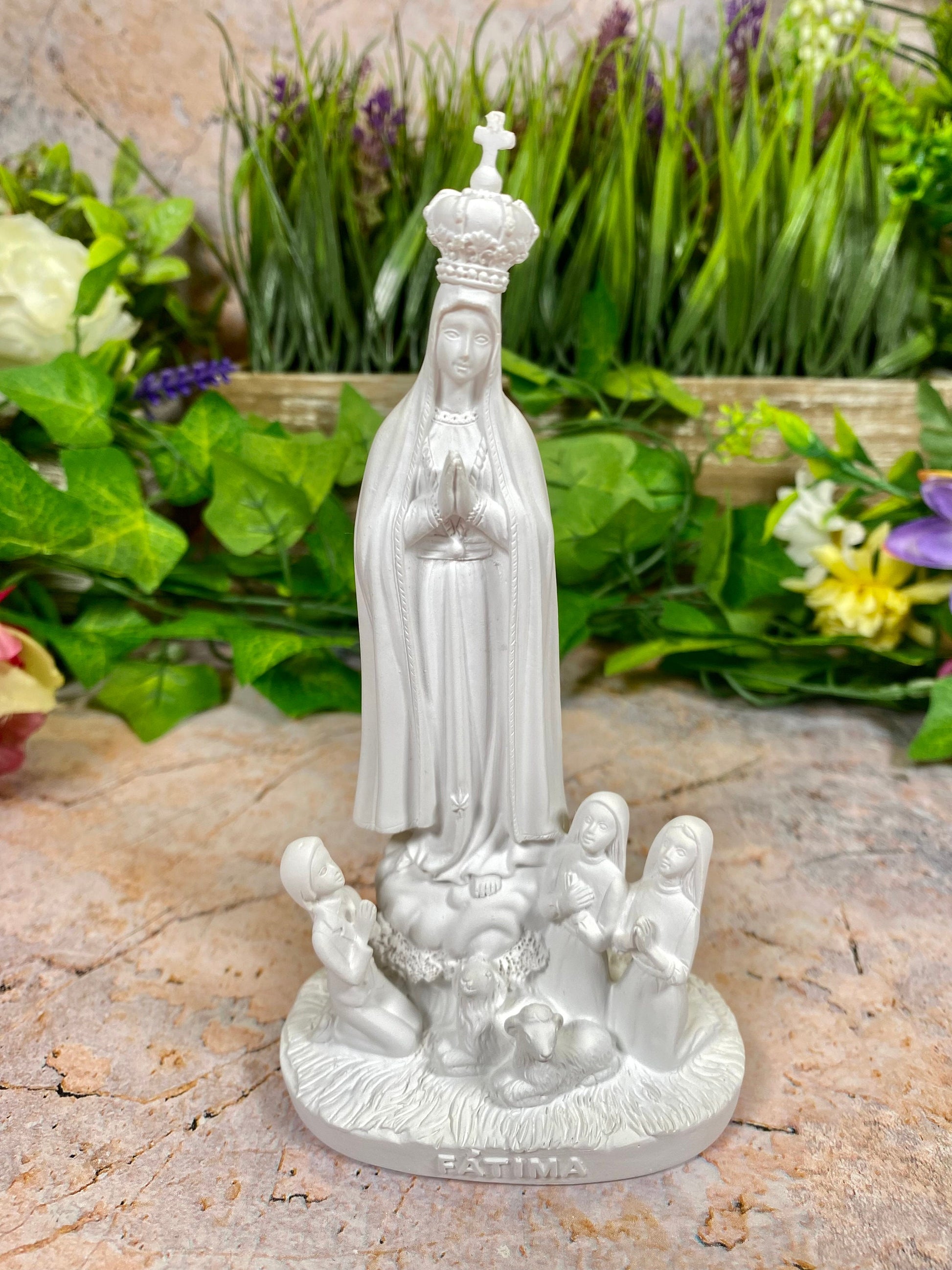 Monochromatic Our Lady of Fatima with Children Statue, Resin Sculpture, Minimalist Religious Decor, Serene Mary Figurine-Osiris Craftworks