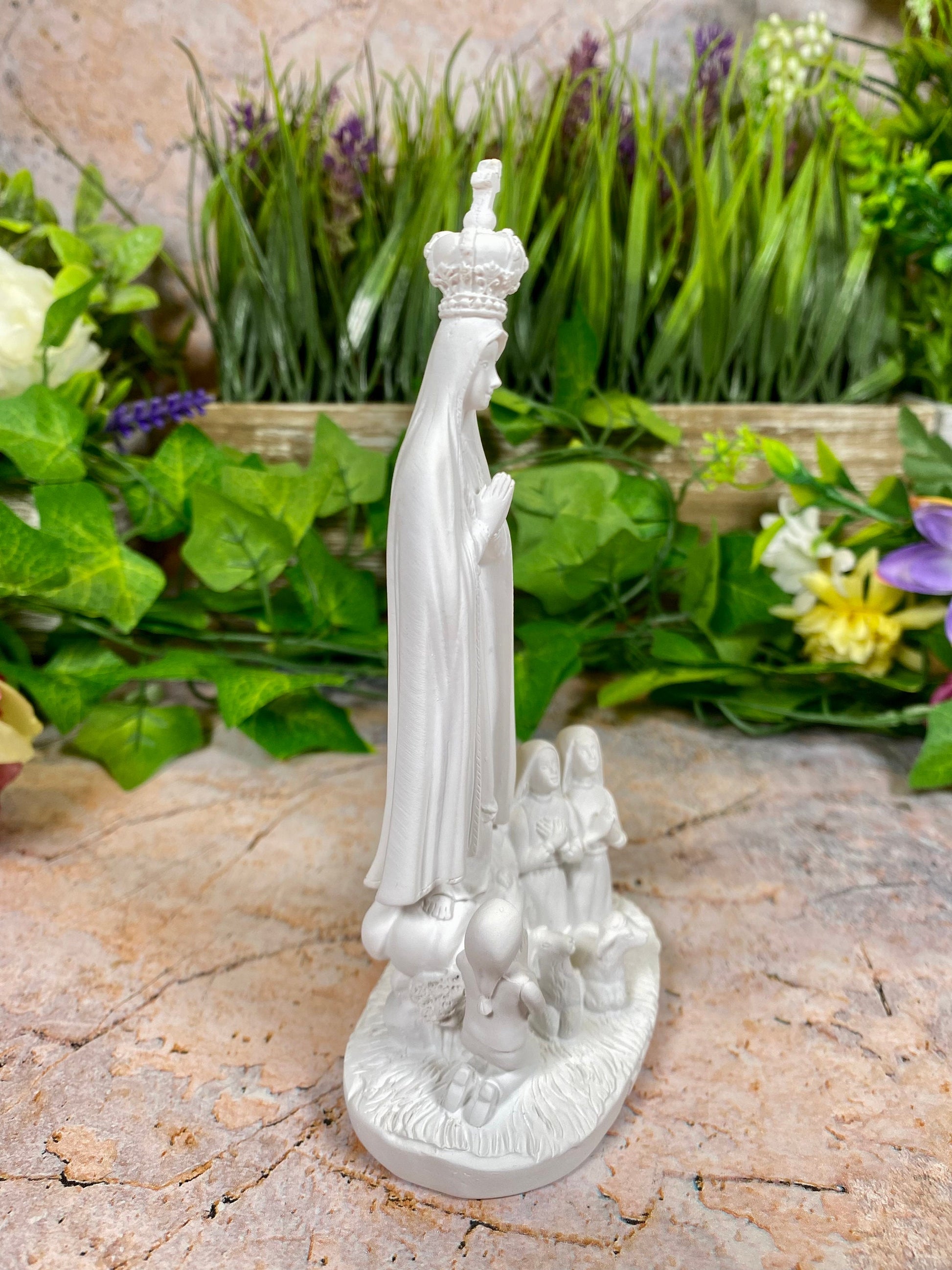 Monochromatic Our Lady of Fatima with Children Statue, Resin Sculpture, Minimalist Religious Decor, Serene Mary Figurine-Osiris Craftworks