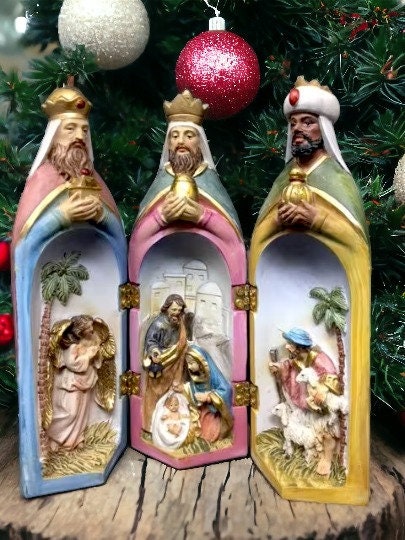 Handgefertigte Krippenfigur in Triptychon-Form – Majestätische Drei Könige und Szene der Heiligen Familie, spirituelle Weihnachtsdekoration, religiöse Statue aus Kunstharz