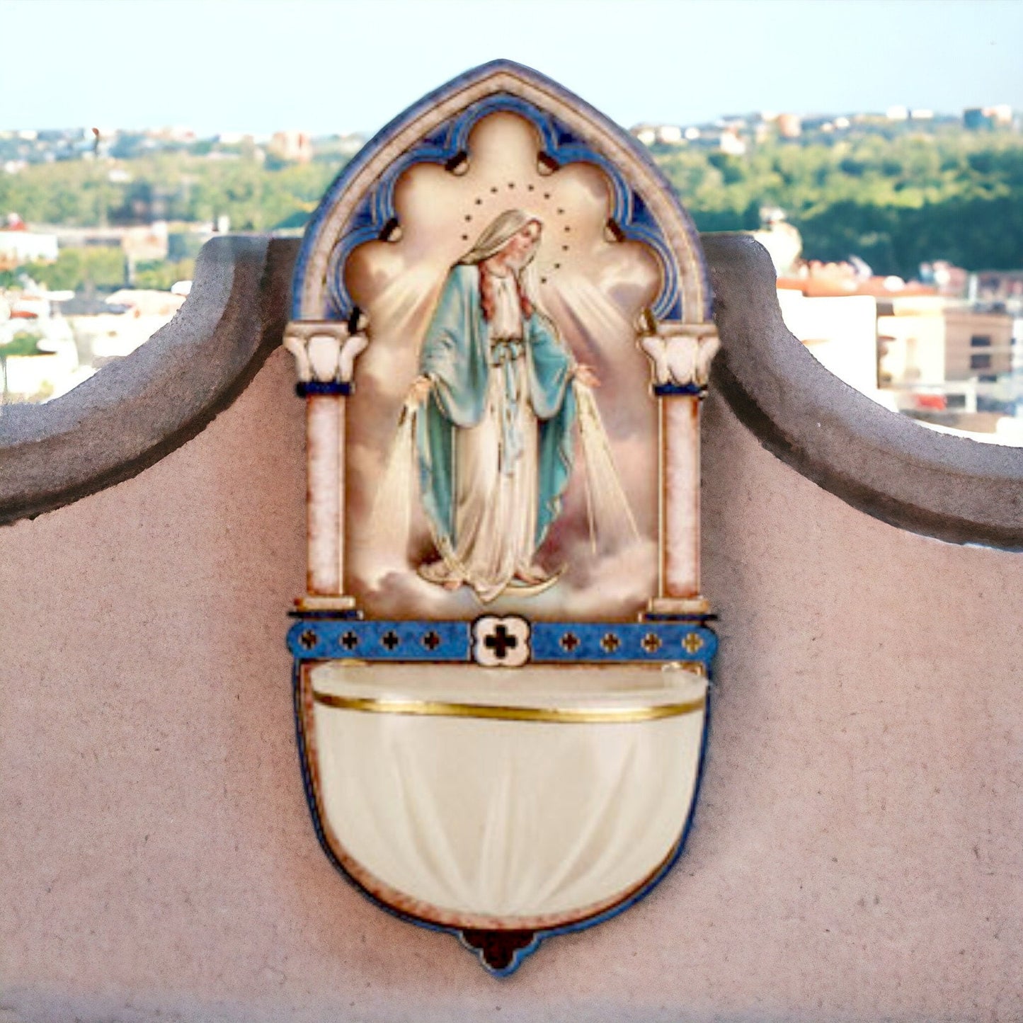 Font bénite miraculeuse lumineuse avec des reflets dorés pour un cadeau religieux