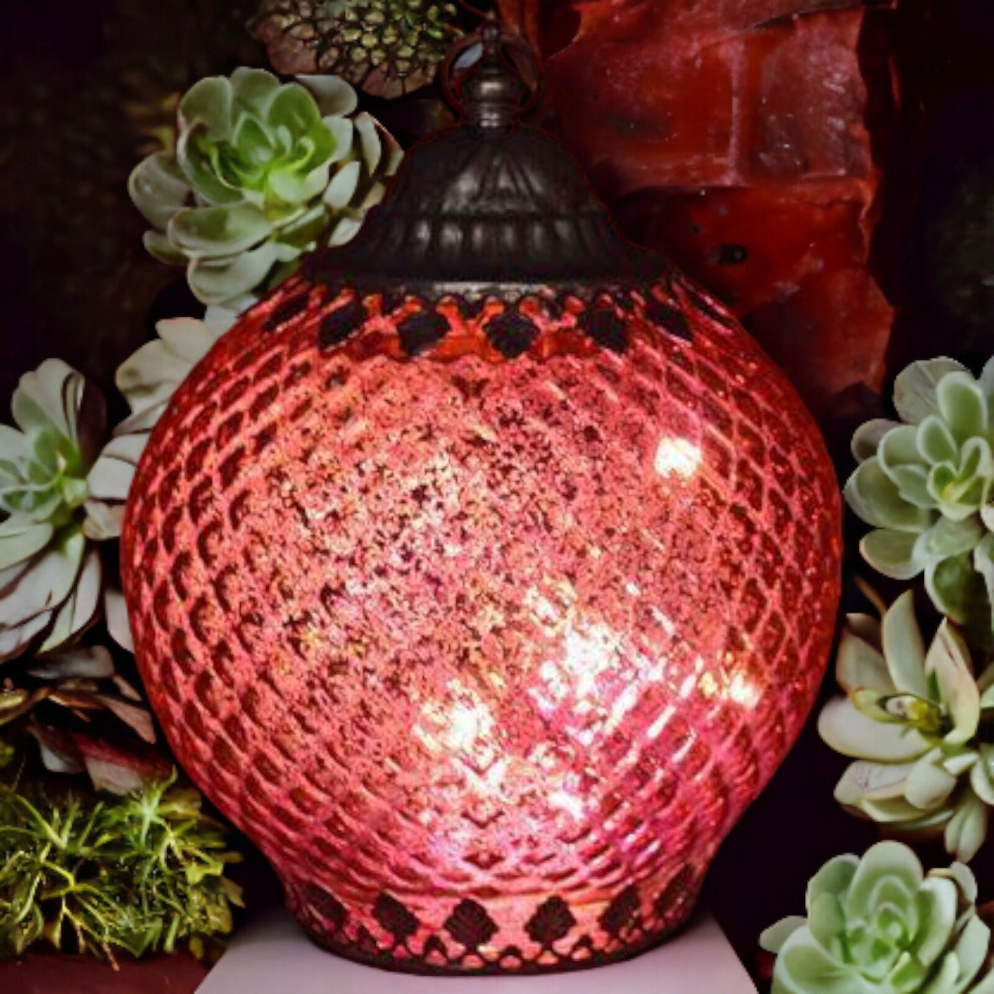 Lanterne marocaine en verre rose vif - Guirlande lumineuse à LED, décoration portable avec poignée, éclairage d'ambiance exotique, fonctionnement à piles, hauteur de 18 cm