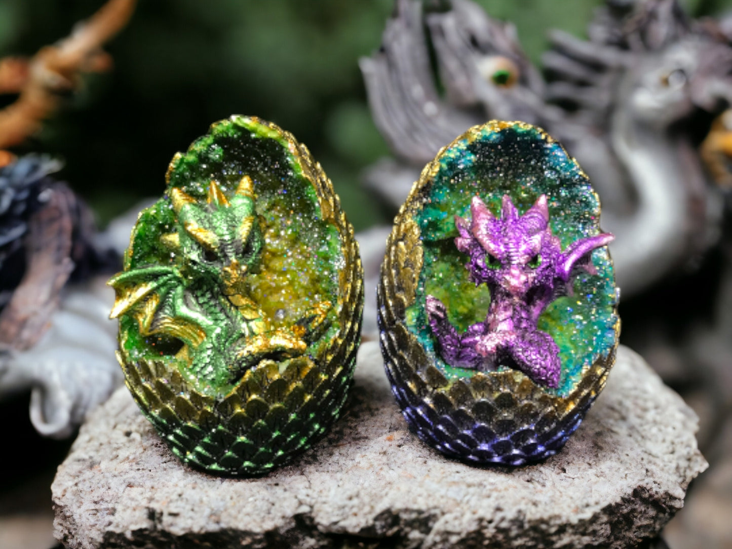 Enchanting LED Dragon Egg Duo, Handcrafted Dragon Hatchlings with Color-Changing Lights, Mythical Fantasy Decor, Magical Dragon Eggs