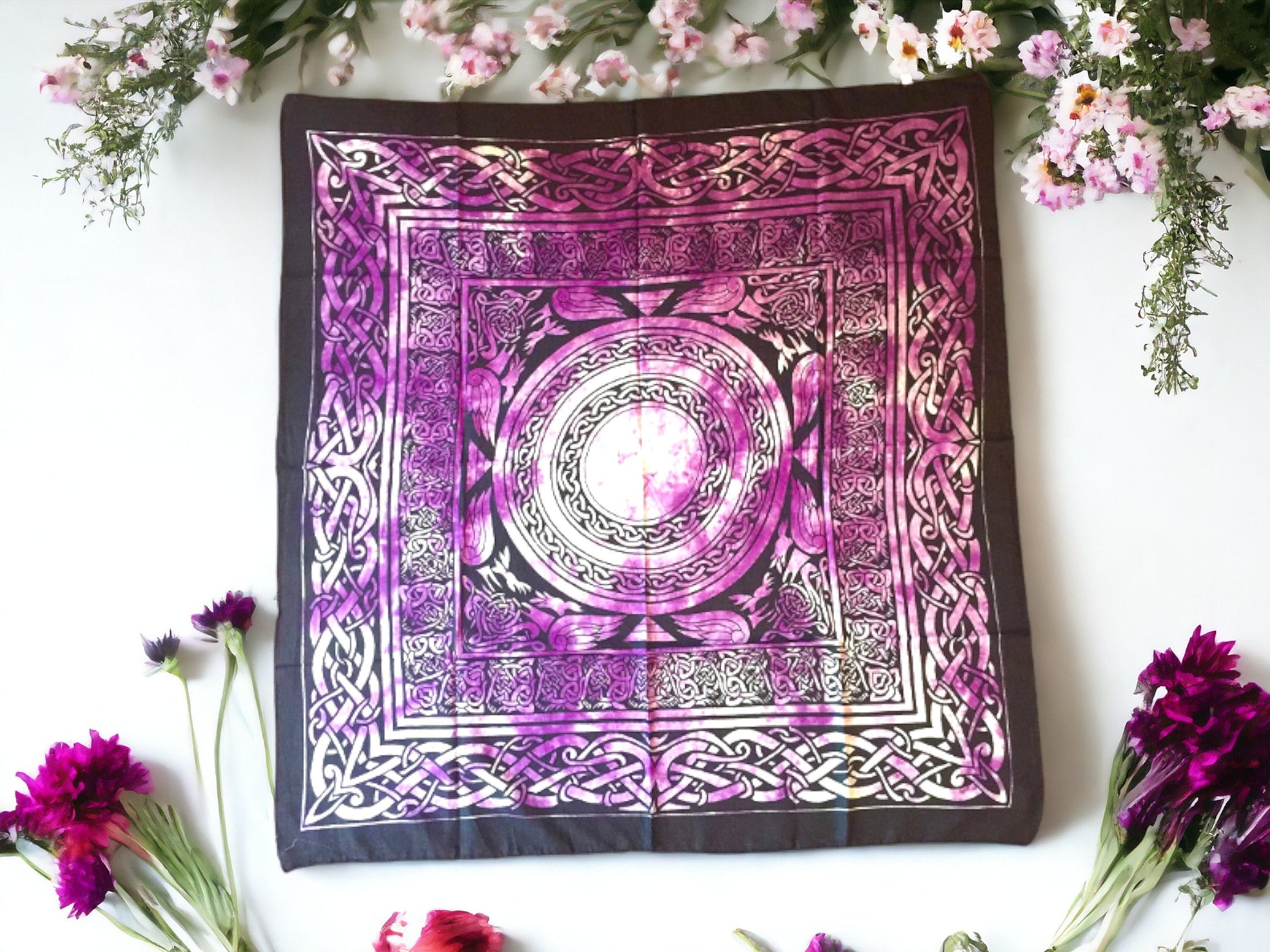 Enchanted Celtic Knot Tarot Cloth | 100x100cm Pure Cotton | Wiccan Pagan Altar Cover | Mystical Sacred Space Decoration-Osiris Craftworks