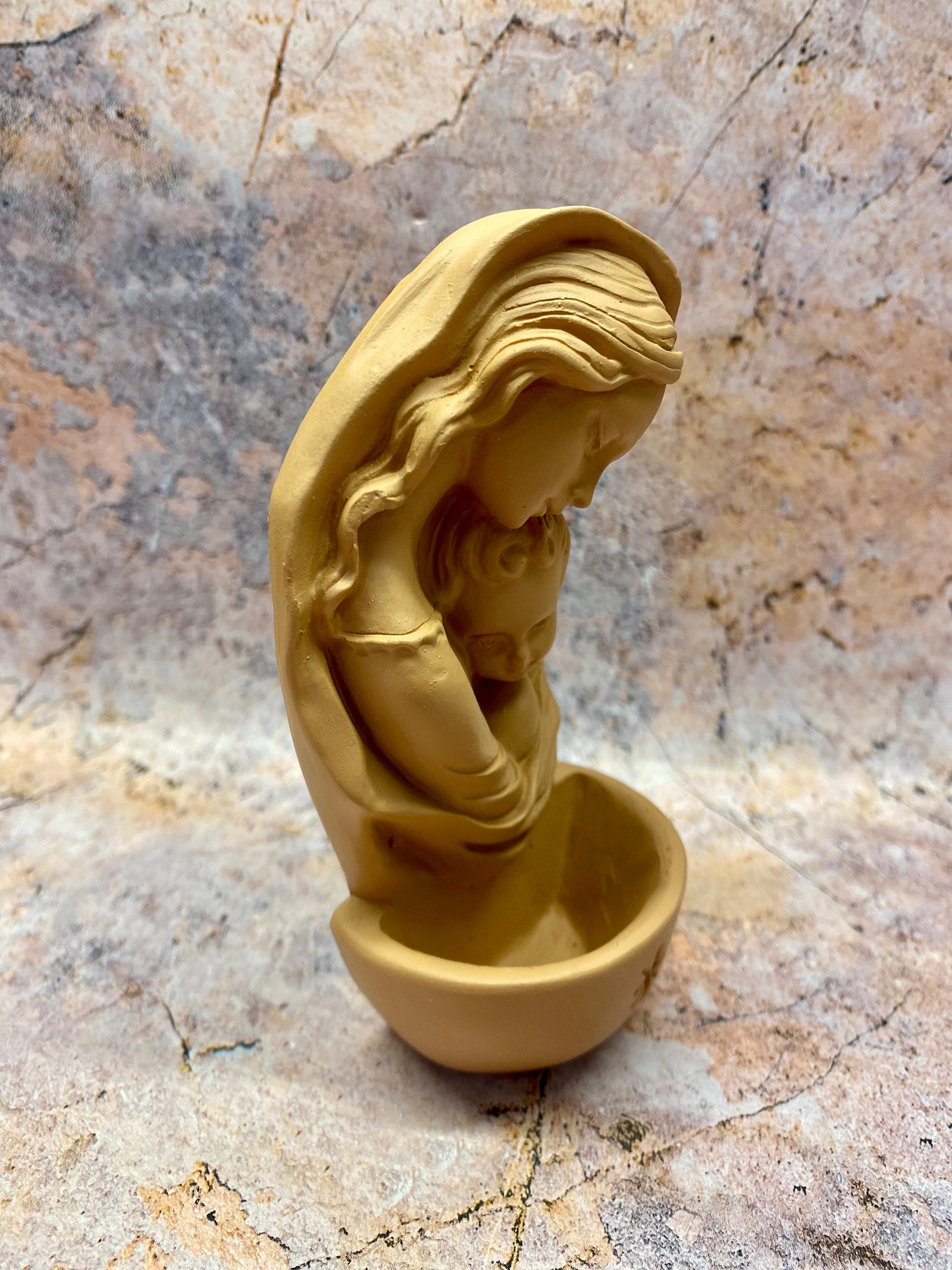 Virgin Mary and Child Holy Water Font – Resin Spiritual Decor, Christian Prayer Wall Hanging, Blessing Water Basin, Religious Gift Idea-Osiris Craftworks