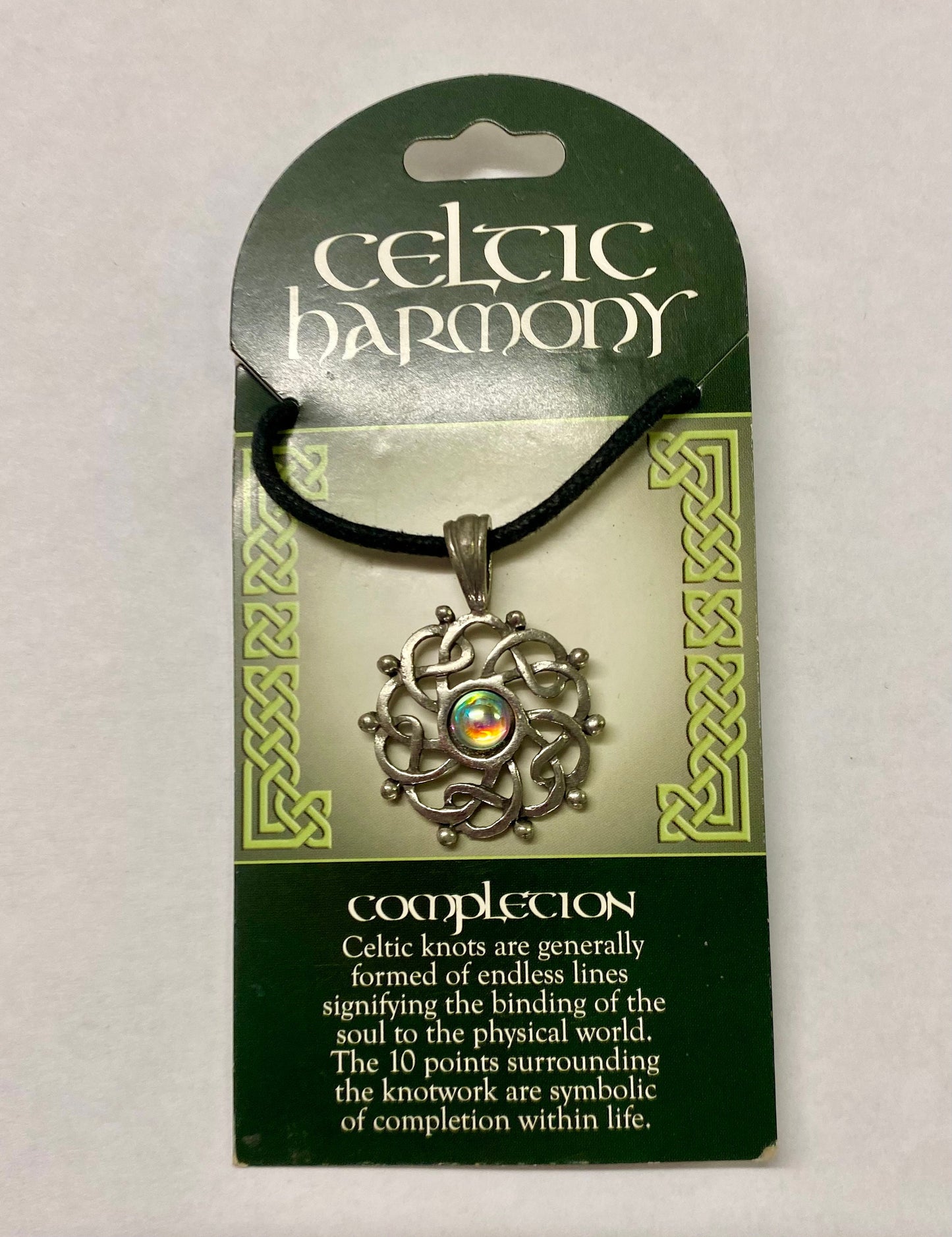 Collier pendentif talisman en étain Celtic Harmony (3,6 x 2,6 cm) - Sans plomb avec carte de signification