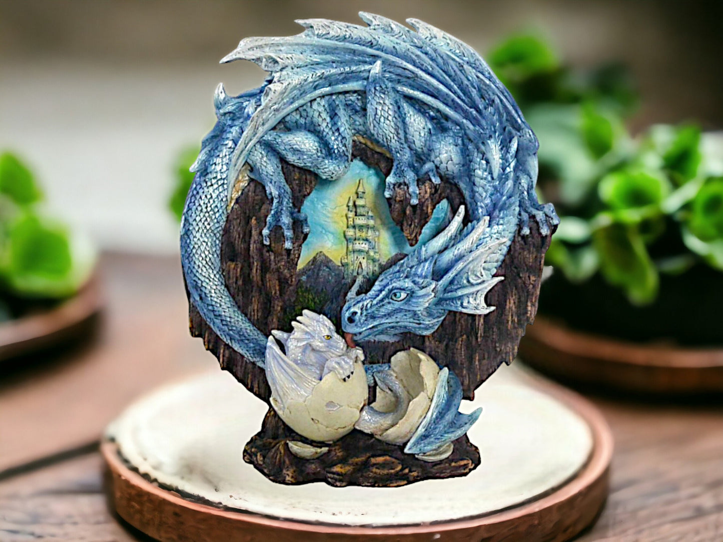 Sculpture de dragon enchanté - Figurine de gardien mythique avec vue sur le château - Œuvre d'art fantastique en résine - Décoration d'intérieur magique