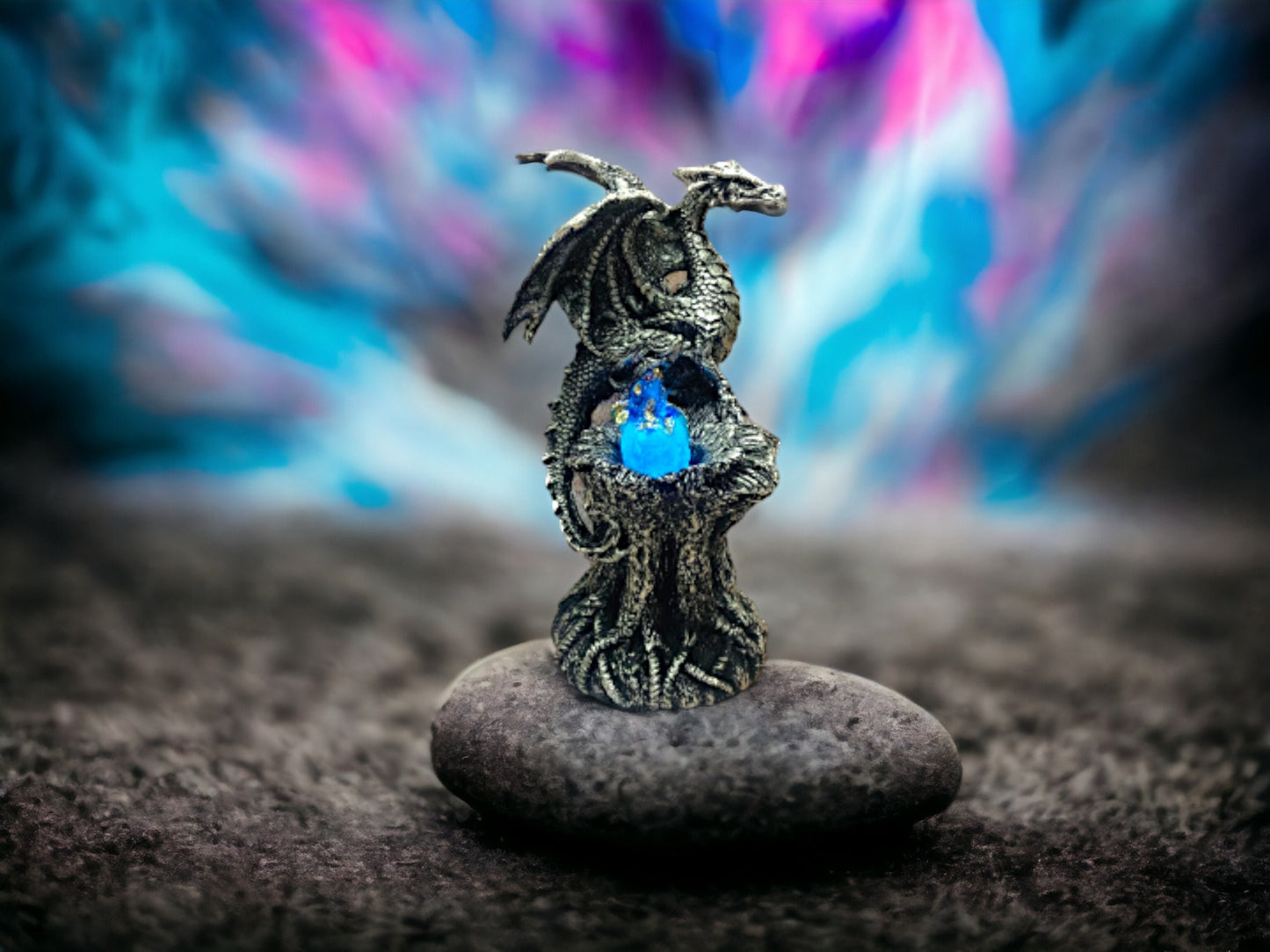 Mystische Eierskulptur „Drachenwächter“ mit LED-Beleuchtung – Mythische handgefertigte Statue aus Kunstharz für Fantasy-Dekor und Sammler