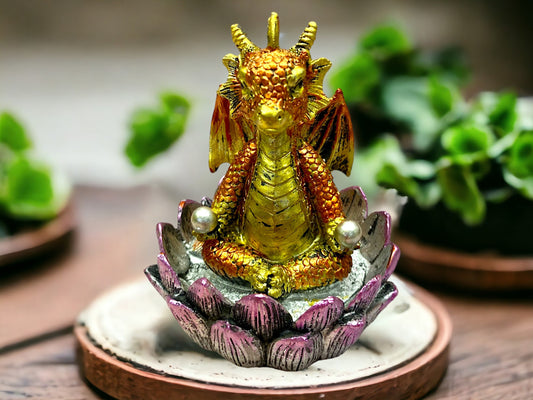 Figurine de trône de lotus de dragon doré - Statue de dragon mystique en résine pour la décoration et l'enchantement de la maison, 10 cm