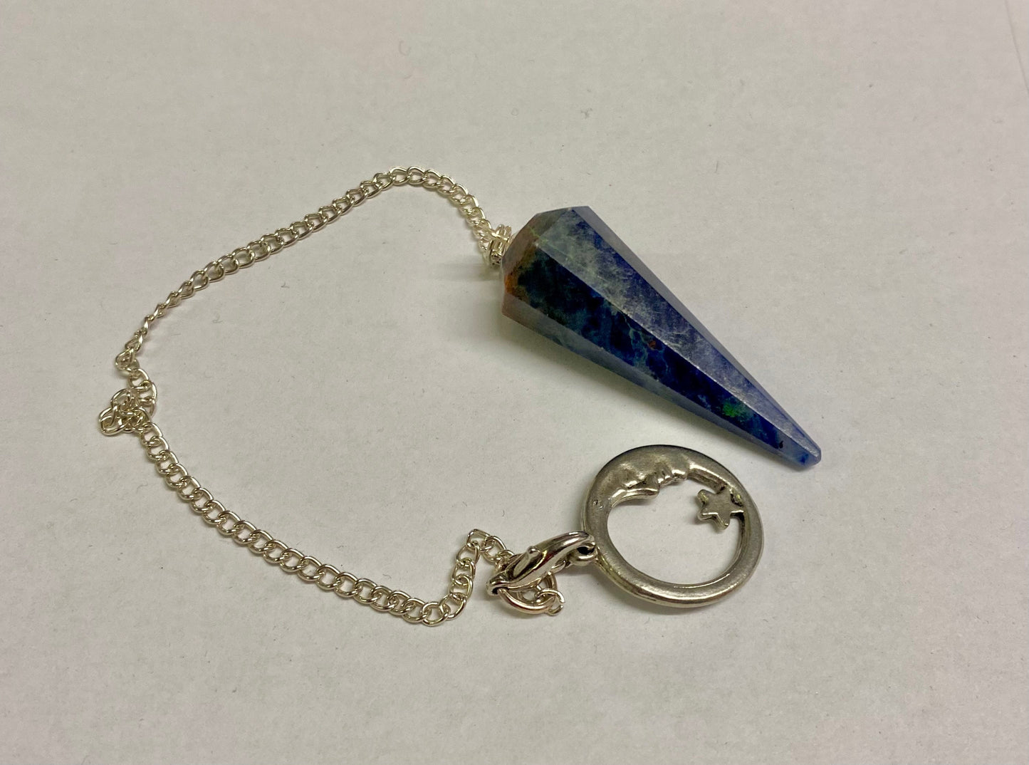 Pendule en lapis-lazuli avec breloque lunaire – Chaîne céleste de guidage, pendule de divination intuitive, illumination spirituelle, outil de radiesthésie