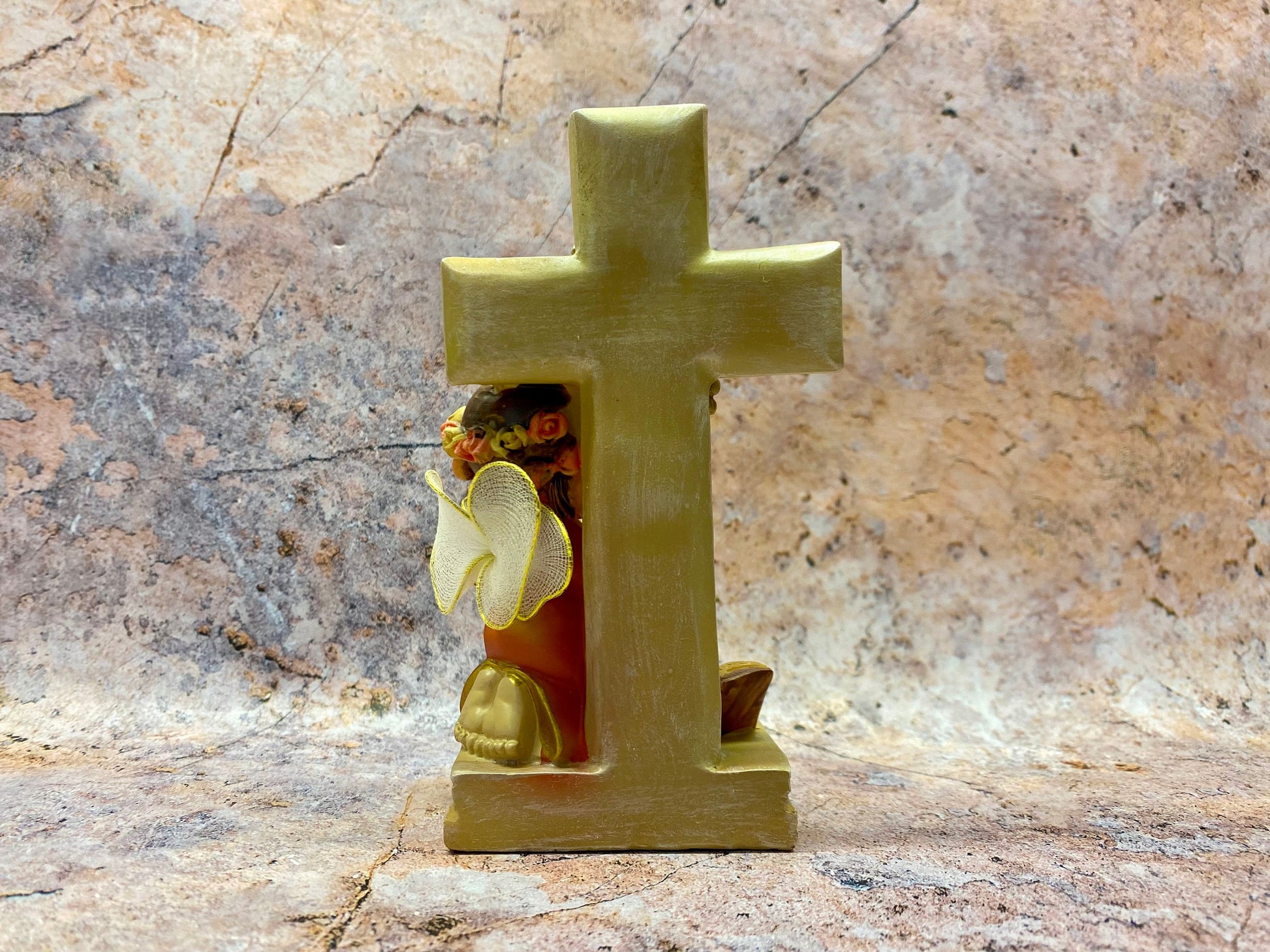 Cherubic Praying Angel Figurine, 12.5cm – Ornate Resin Cross with Grapes, Religious Decor, Spiritual Tabletop Art, Angelic Home Blessing-Osiris Craftworks