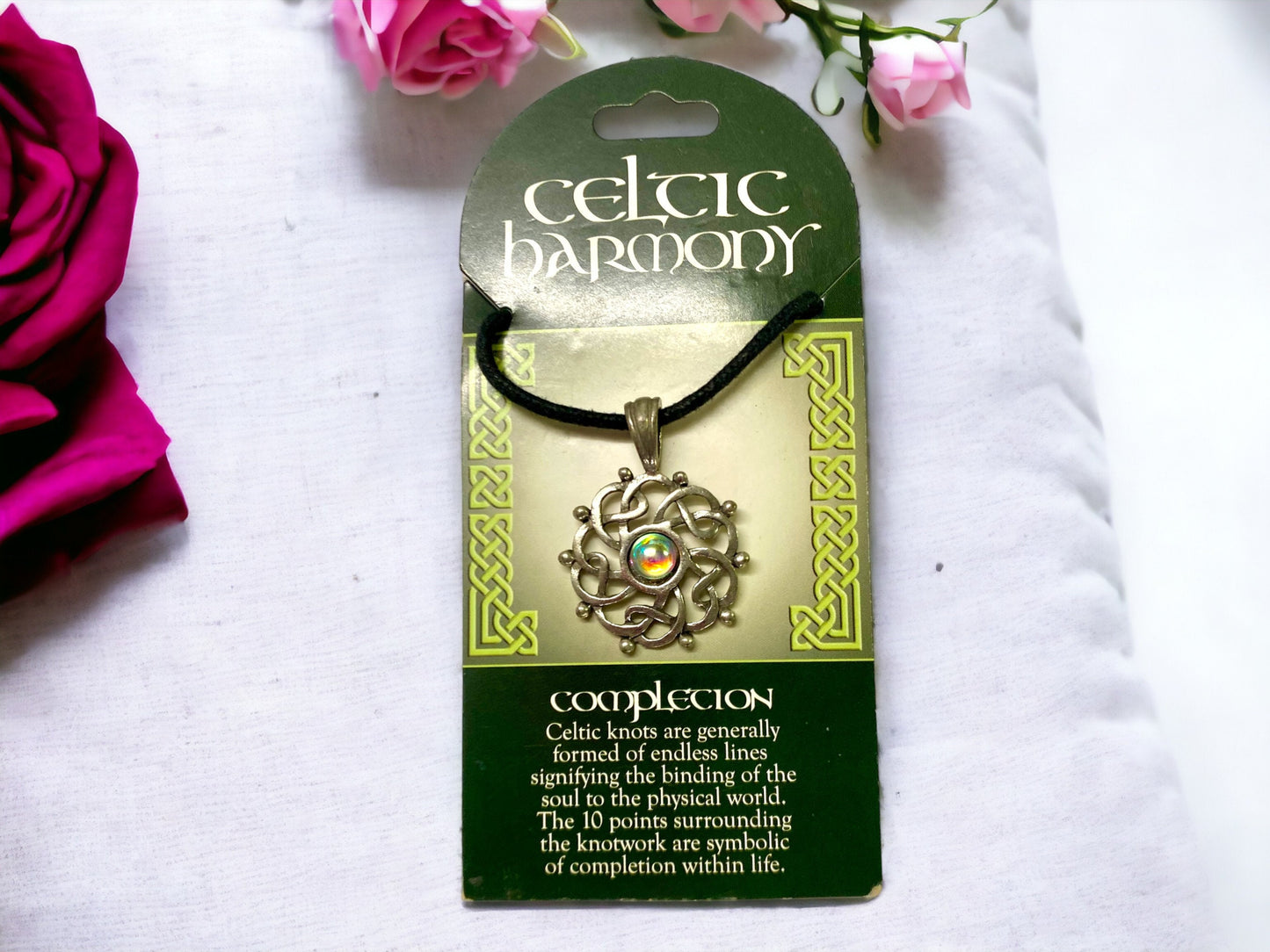 Collier pendentif talisman en étain Celtic Harmony (3,6 x 2,6 cm) - Sans plomb avec carte de signification