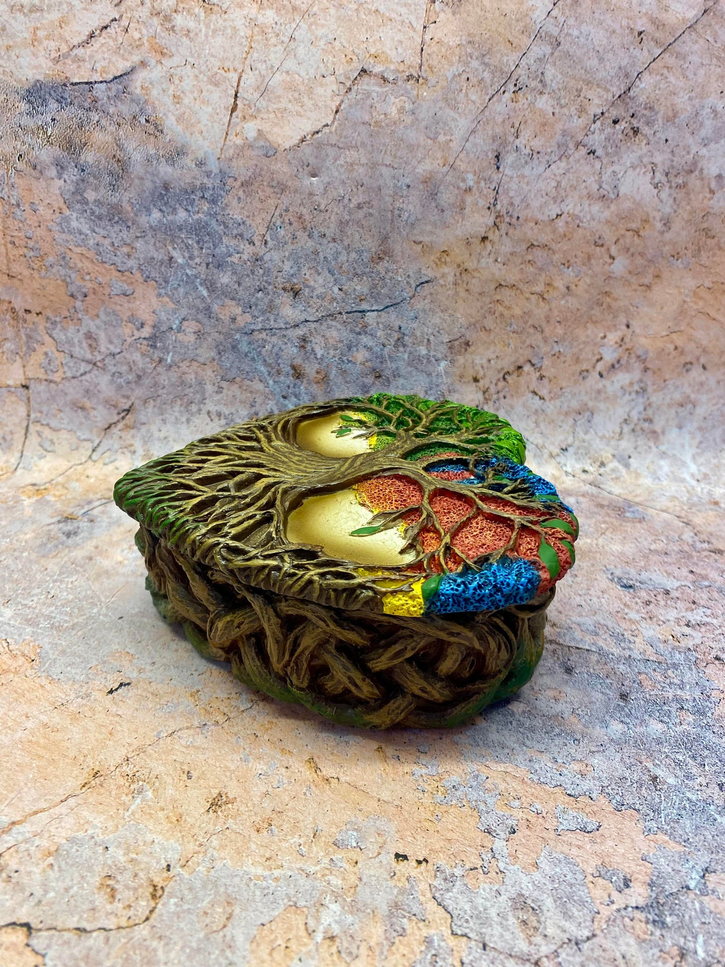 Heart-Shaped Tree of Life Trinket Box - Handcrafted Resin Keepsake Box, Spiritual Decor, Celtic Jewellery Storage