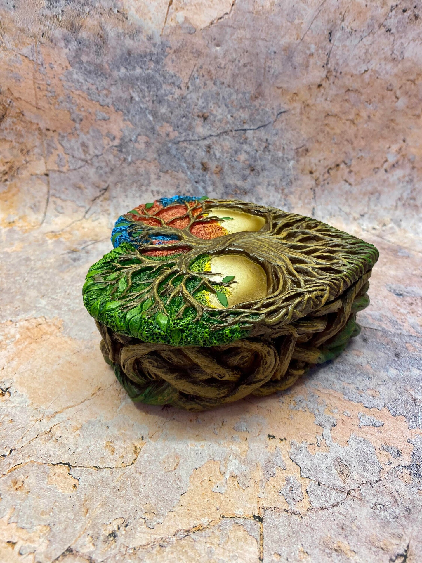 Heart-Shaped Tree of Life Trinket Box - Handcrafted Resin Keepsake Box, Spiritual Decor, Celtic Jewellery Storage