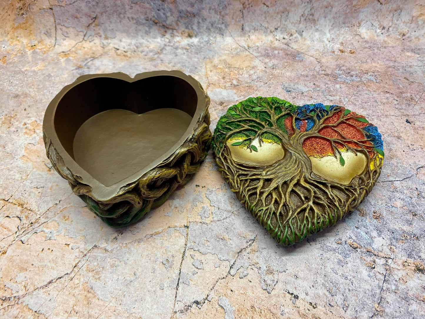 Heart-Shaped Tree of Life Trinket Box - Handcrafted Resin Keepsake Box, Spiritual Decor, Celtic Jewellery Storage