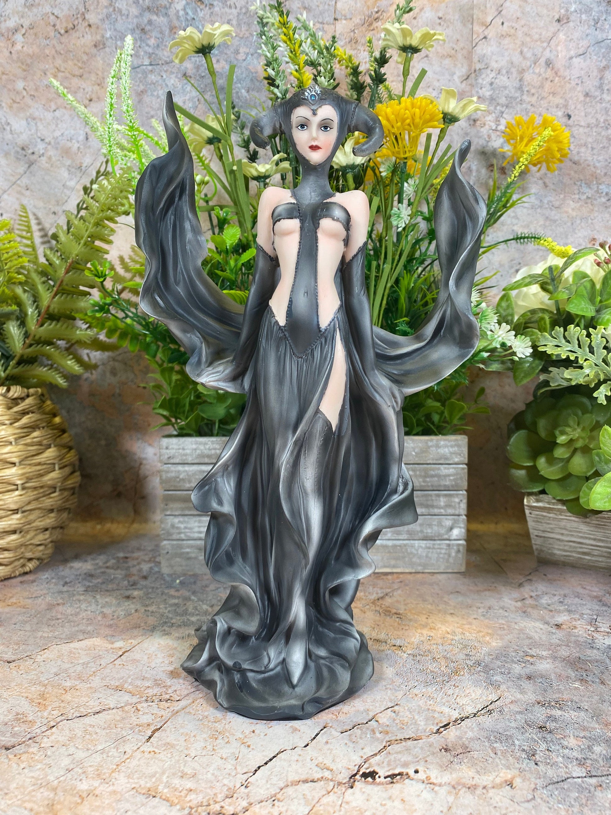 Majestic Dark Queen Figurine | Enigmatic Resin Statue | Mystical Sorceress Decor | Gothic Fantasy Art | Enchanting Mysterious Home Accent-Osiris Craftworks